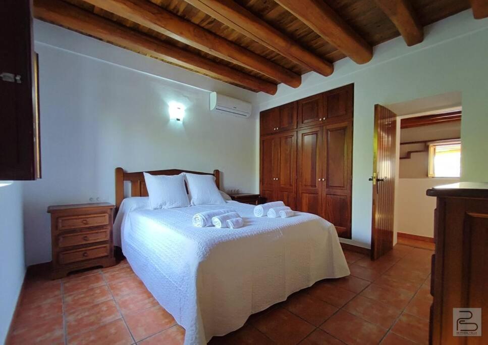 Casa Bet Con Piscina Y Jardin. Сasa de vacaciones