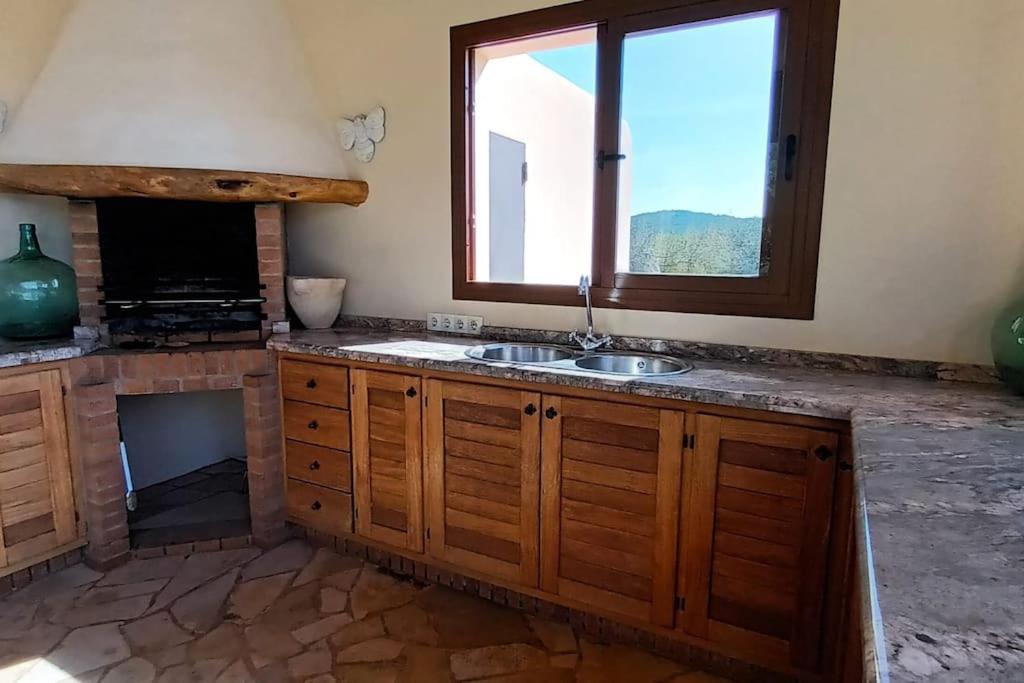 Casa Bet Con Piscina Y Jardin.