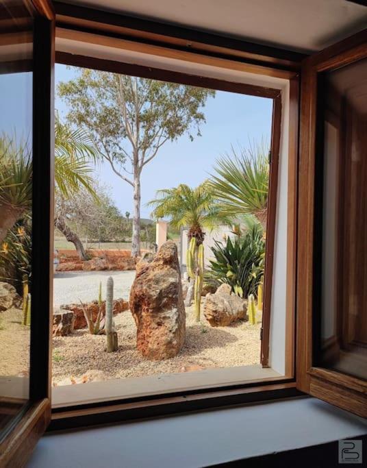 Casa Bet Con Piscina Y Jardin. *