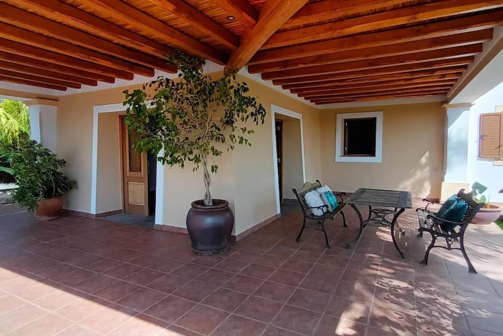 Сasa de vacaciones Casa Bet Con Piscina Y Jardin.