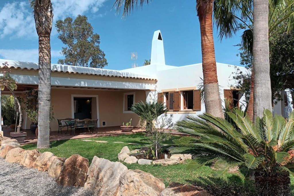 Сasa de vacaciones Casa Bet Con Piscina Y Jardin. *