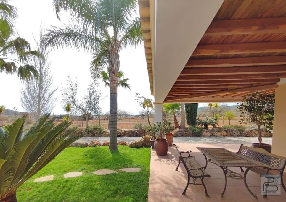 Casa Bet Con Piscina Y Jardin. Сasa de vacaciones Sant Miquel de Balansat