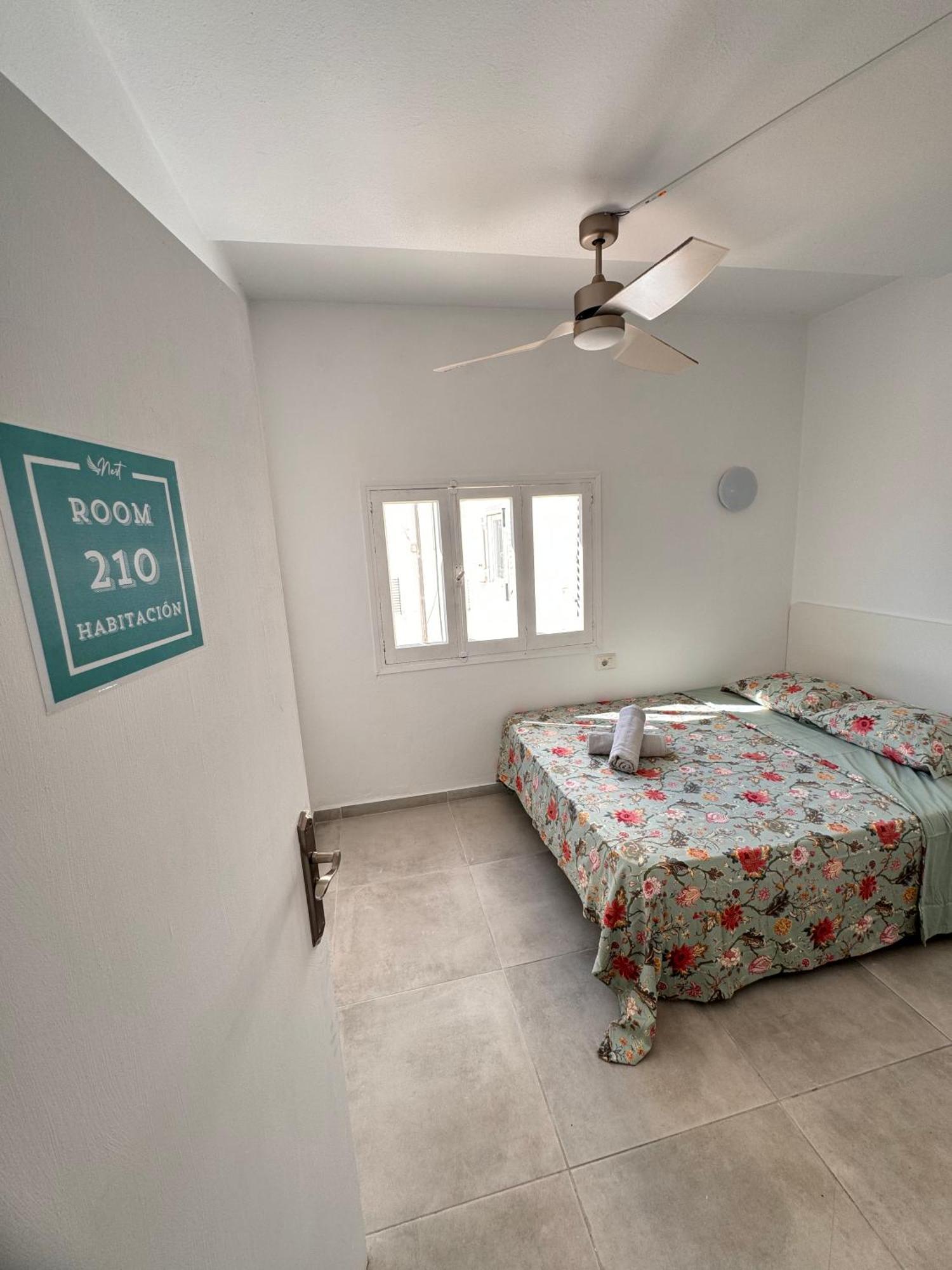 Hostal Cisne Guest house *