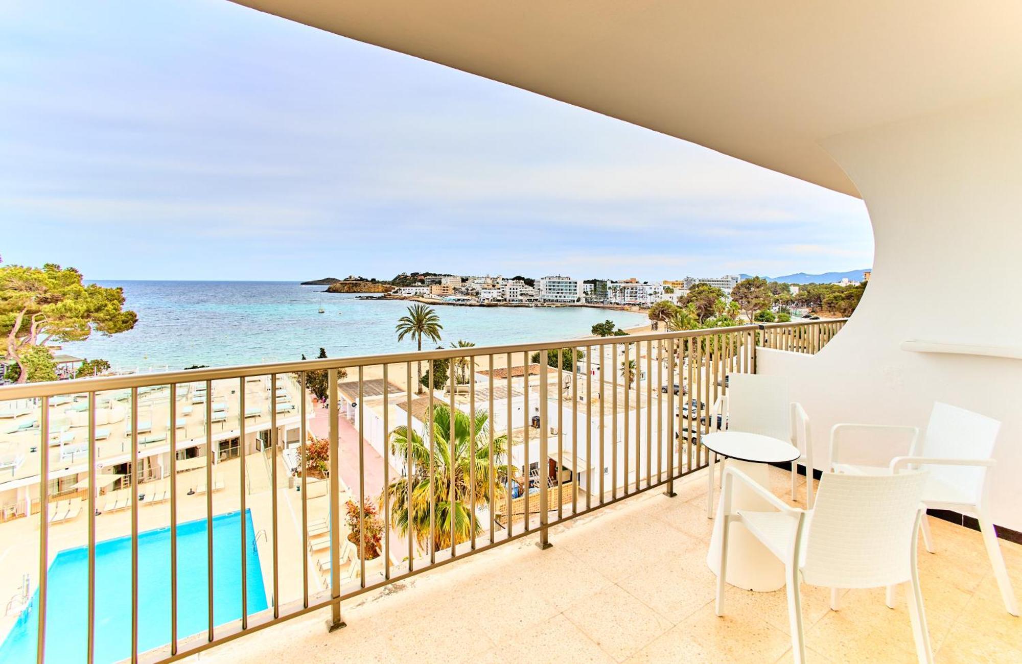 Hotel Leonardo Royal Ibiza Santa Eulalia 4*