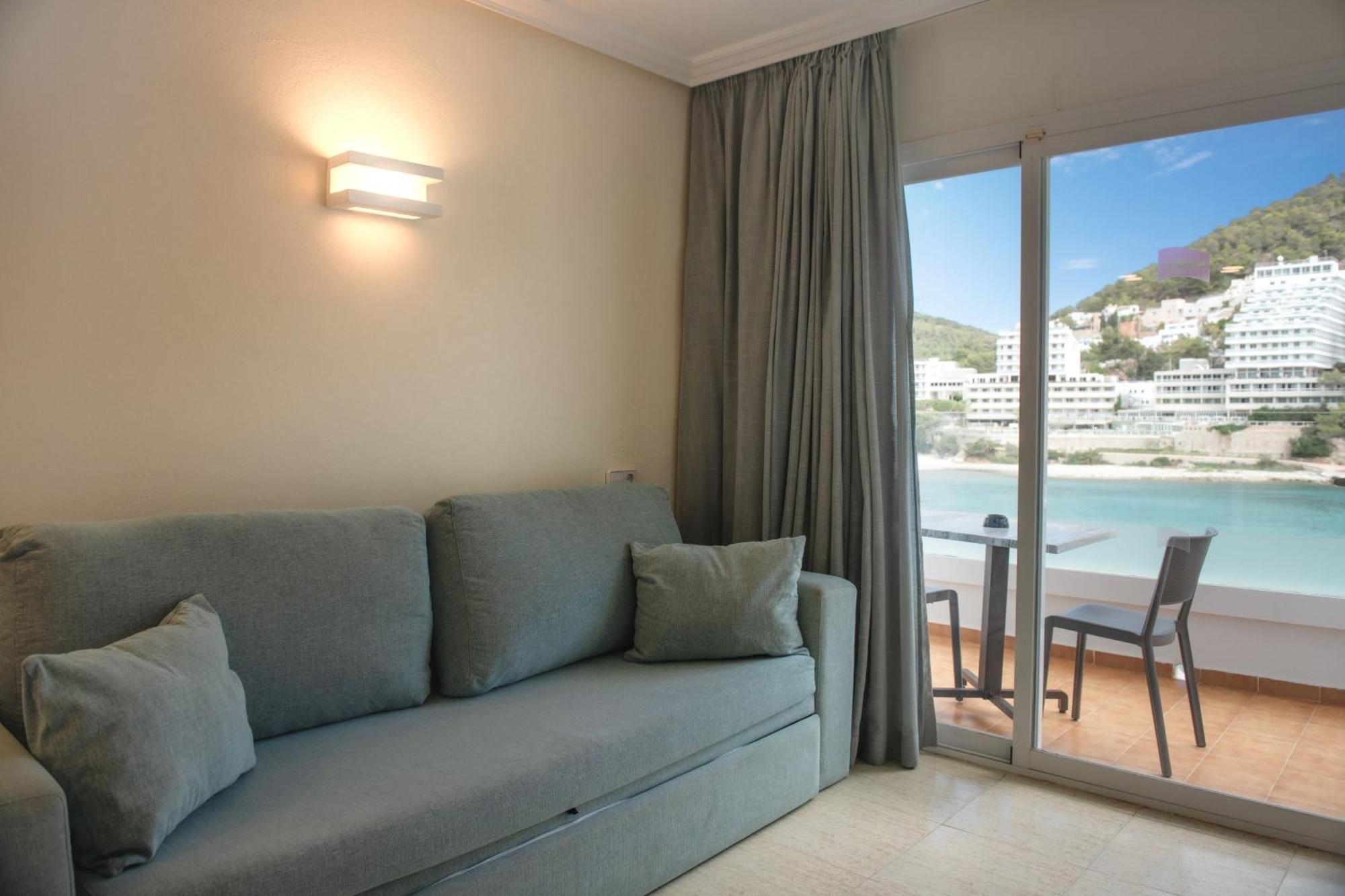 Aparthotel El Pinar Cala Llonga (Ibiza)