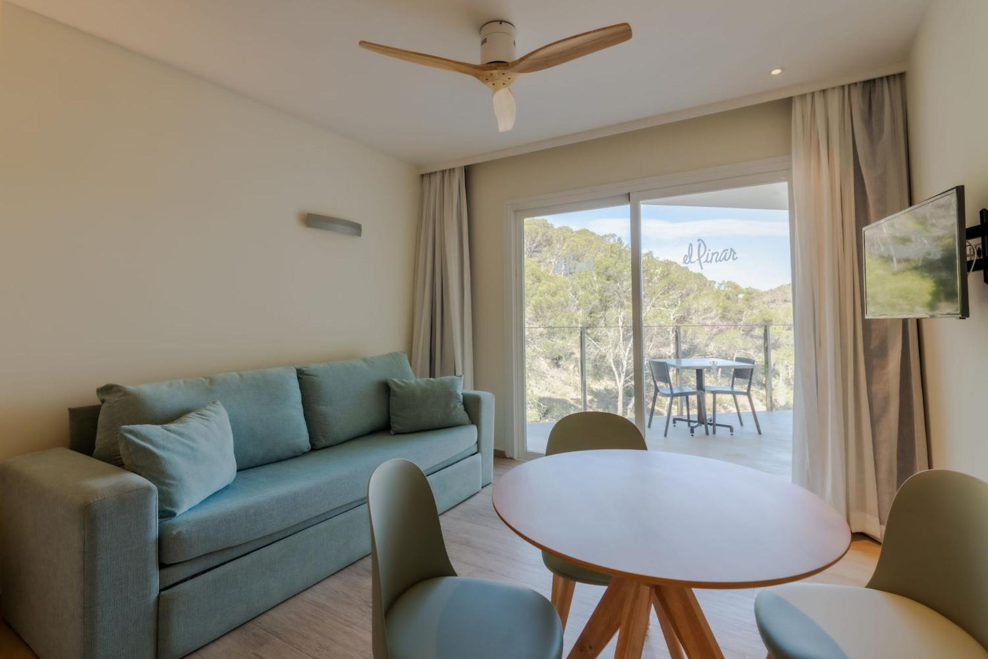 Aparthotel El Pinar 3*