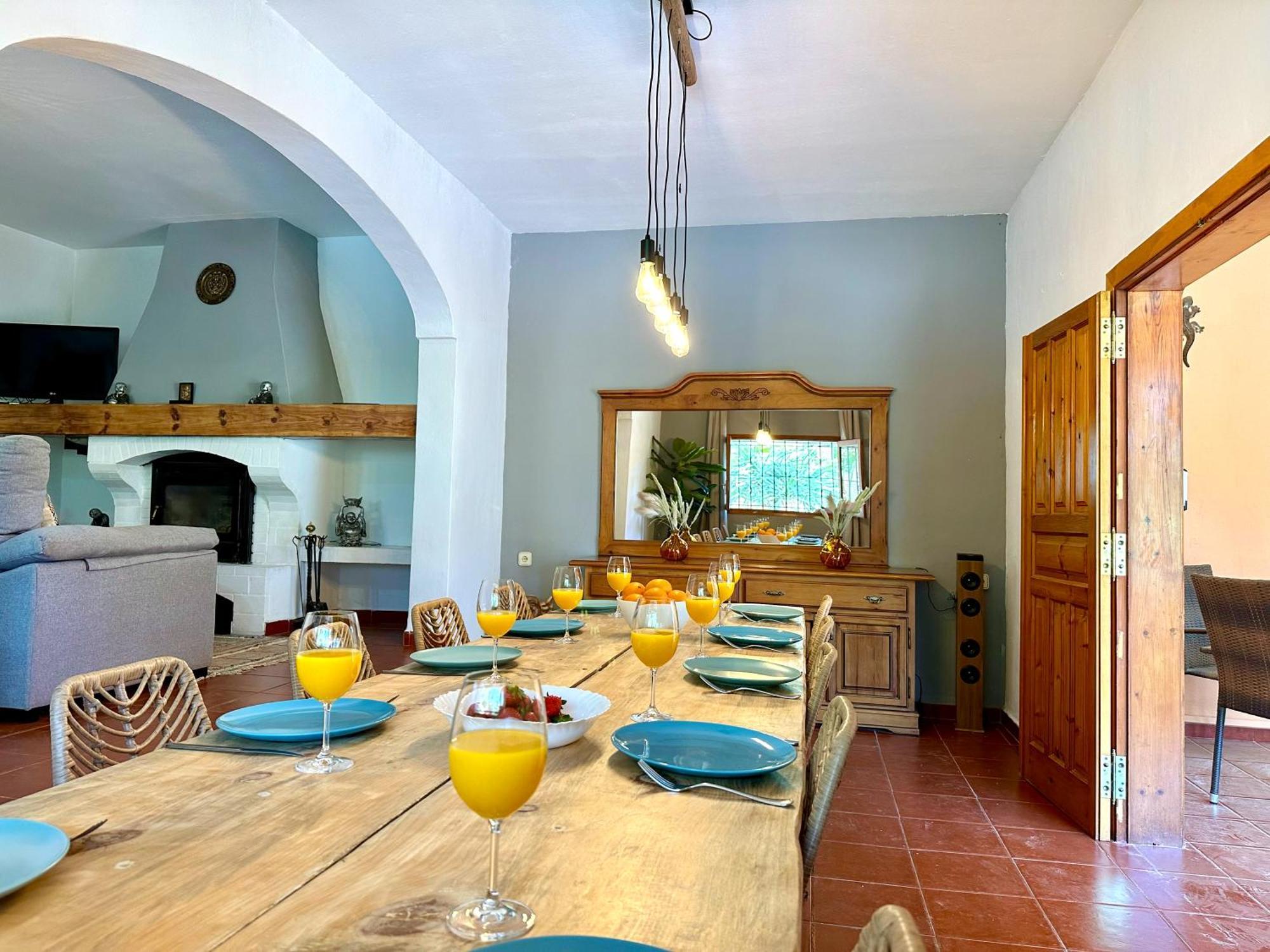 Villa In Playa Den Bossa & Ibiza Town 7min, Bbq