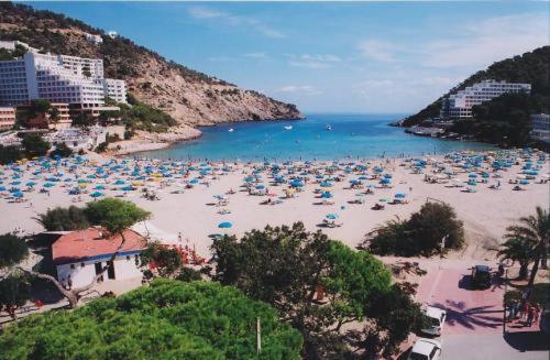 Cala Llonga Playa Apartment *