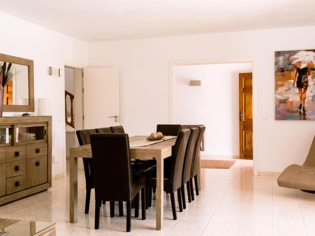 Km2 Lovely Located Just Outside Of Sa Carroca A 5 Minute Drive From Playa Den Bossa Villa Sant Josep de sa Talaia