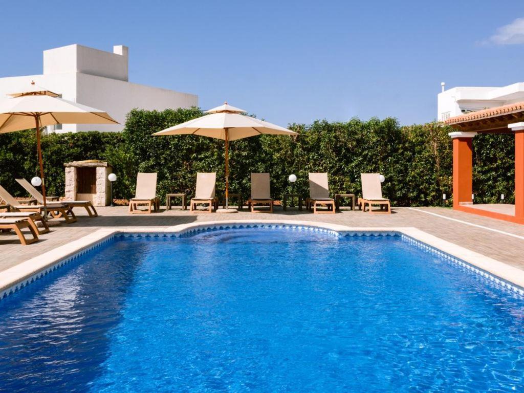 Villa Km2 Lovely Located Just Outside Of Sa Carroca A 5 Minute Drive From Playa Den Bossa Sant Josep de sa Talaia