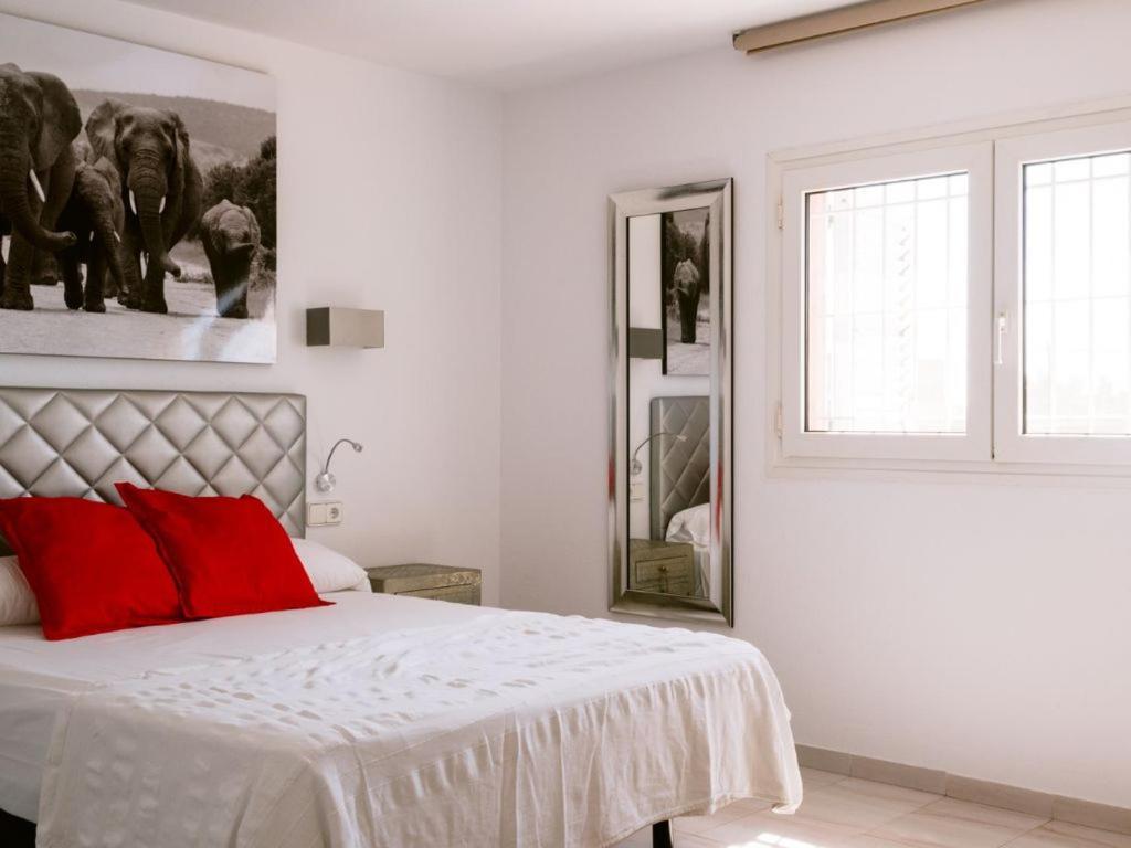 Km2 Lovely Located Just Outside Of Sa Carroca A 5 Minute Drive From Playa Den Bossa *