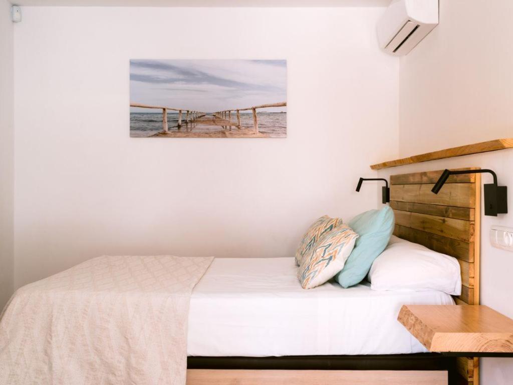 Villa Km2 Lovely Located Just Outside Of Sa Carroca A 5 Minute Drive From Playa Den Bossa *