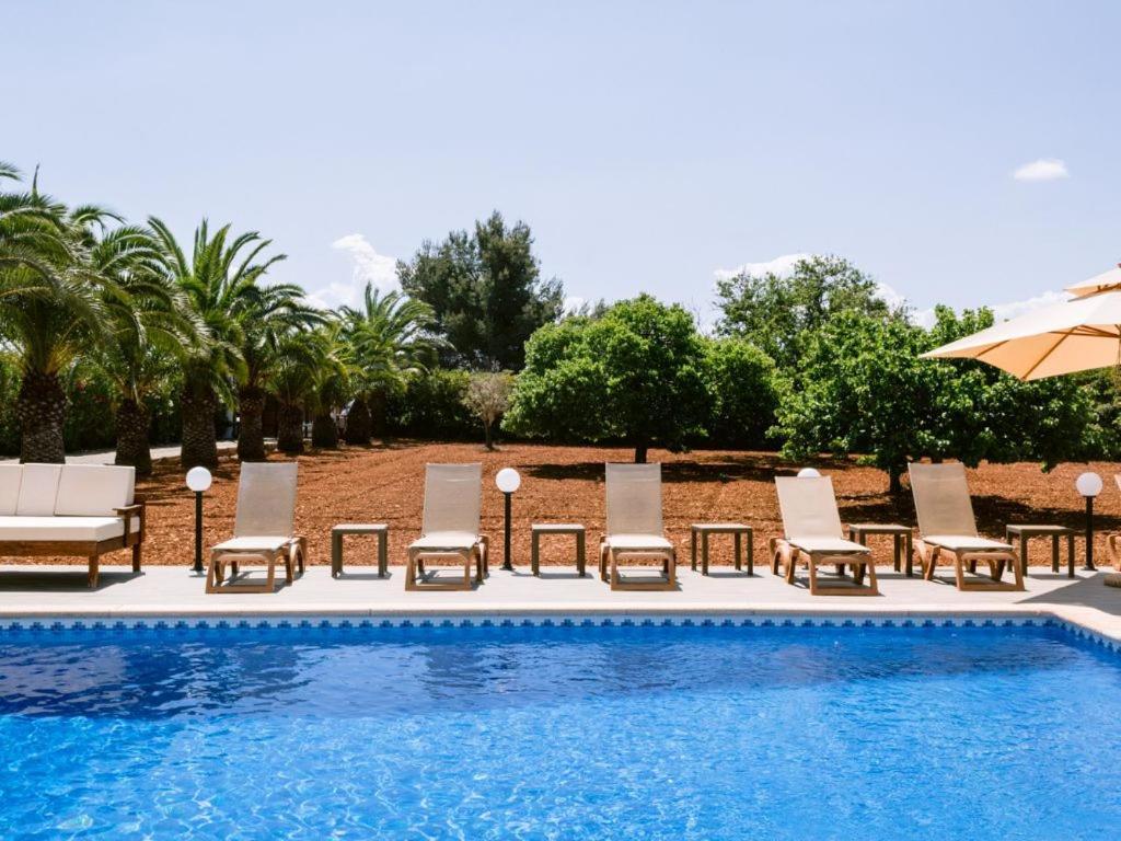 Villa Km2 Lovely Located Just Outside Of Sa Carroca A 5 Minute Drive From Playa Den Bossa Sant Josep de sa Talaia