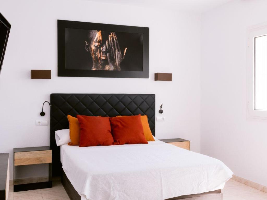 Km2 Lovely Located Just Outside Of Sa Carroca A 5 Minute Drive From Playa Den Bossa Villa