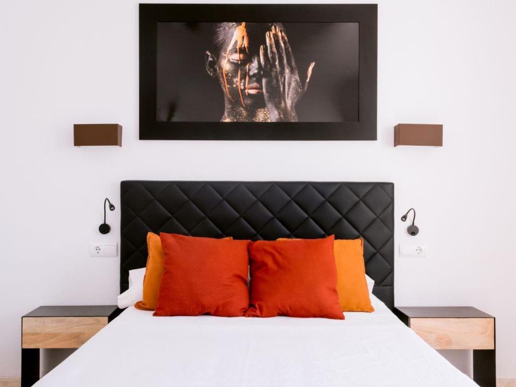 Villa Km2 Lovely Located Just Outside Of Sa Carroca A 5 Minute Drive From Playa Den Bossa