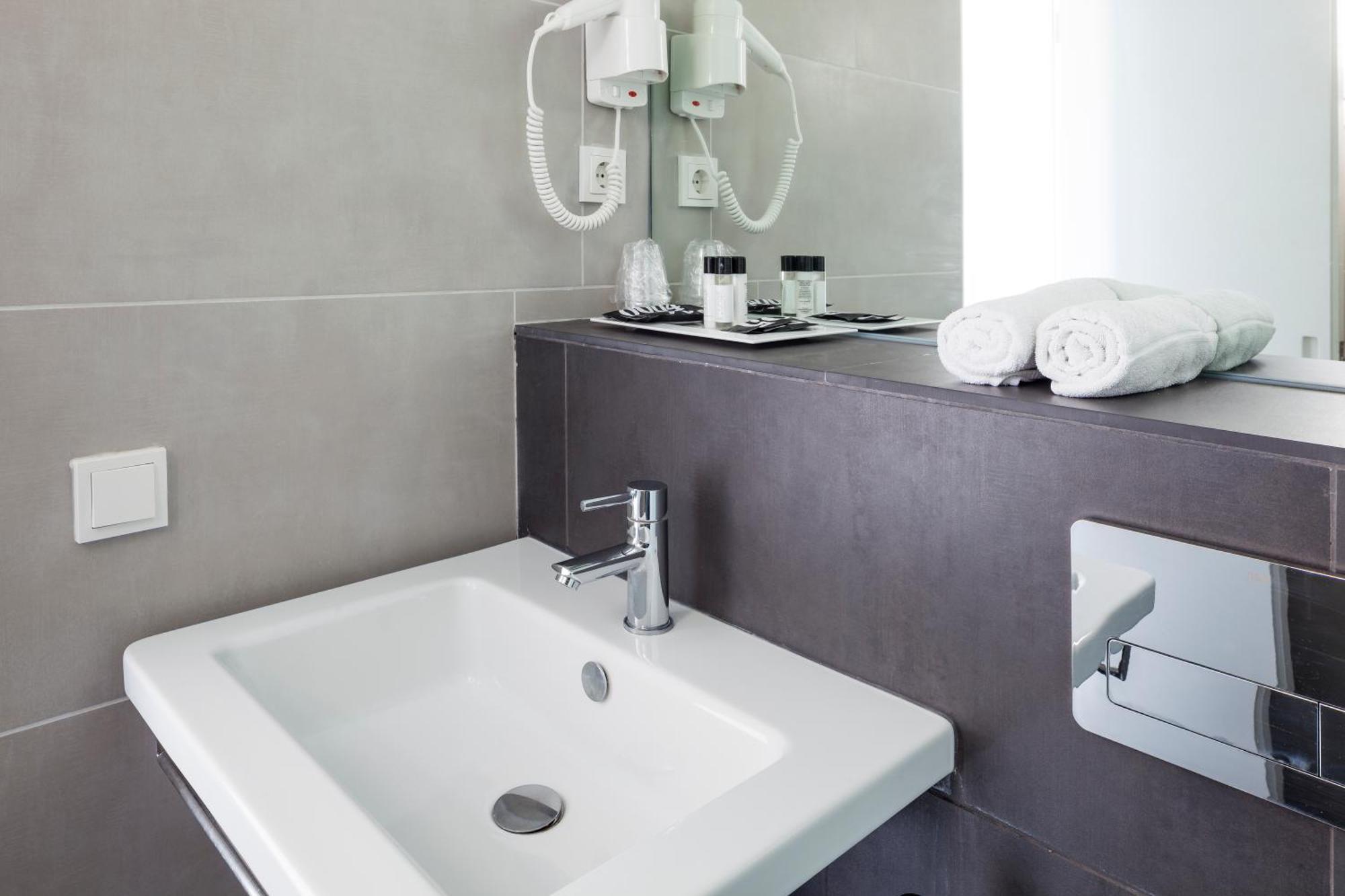 Aparthotel Ebano & (adults Only) Playa d'en Bossa