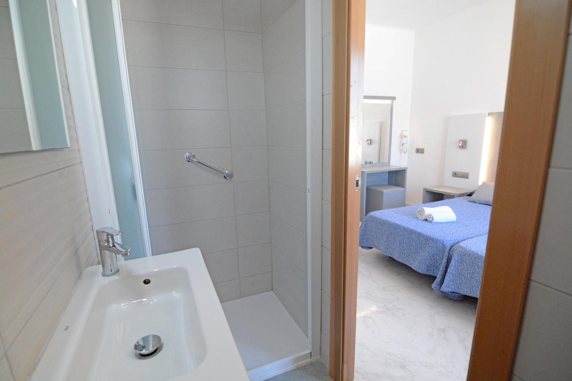 Aparthotel Playa Sol Es Canar (Ibiza)