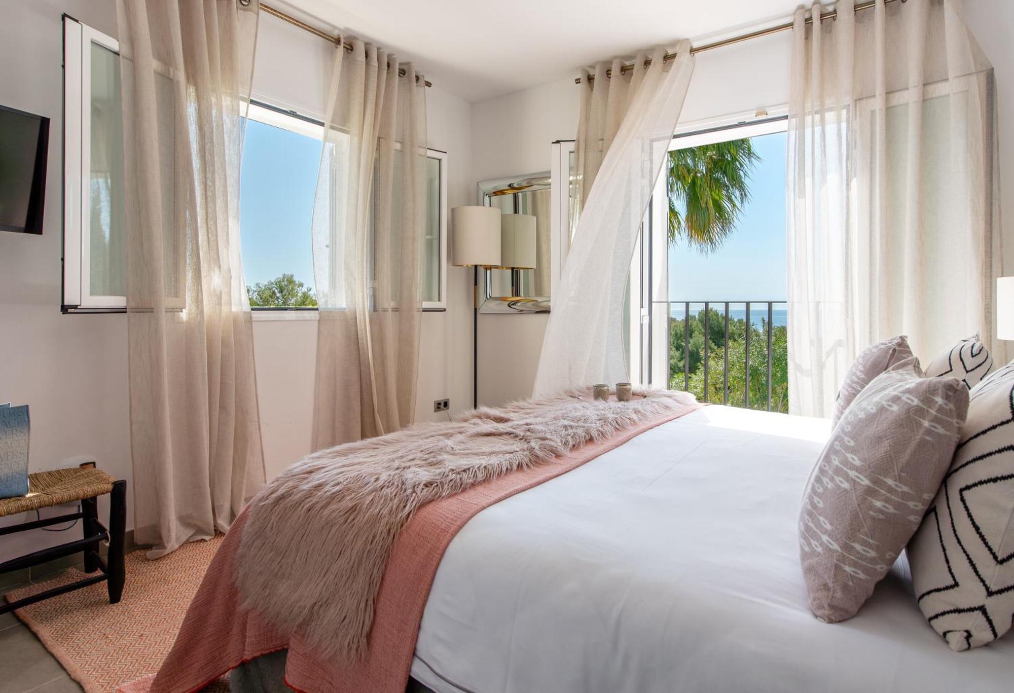 Cap Martinet Talamanca Tashellu, Boutique 5 Bed - Sea And Forest View Villa Talamanca (Ibiza)