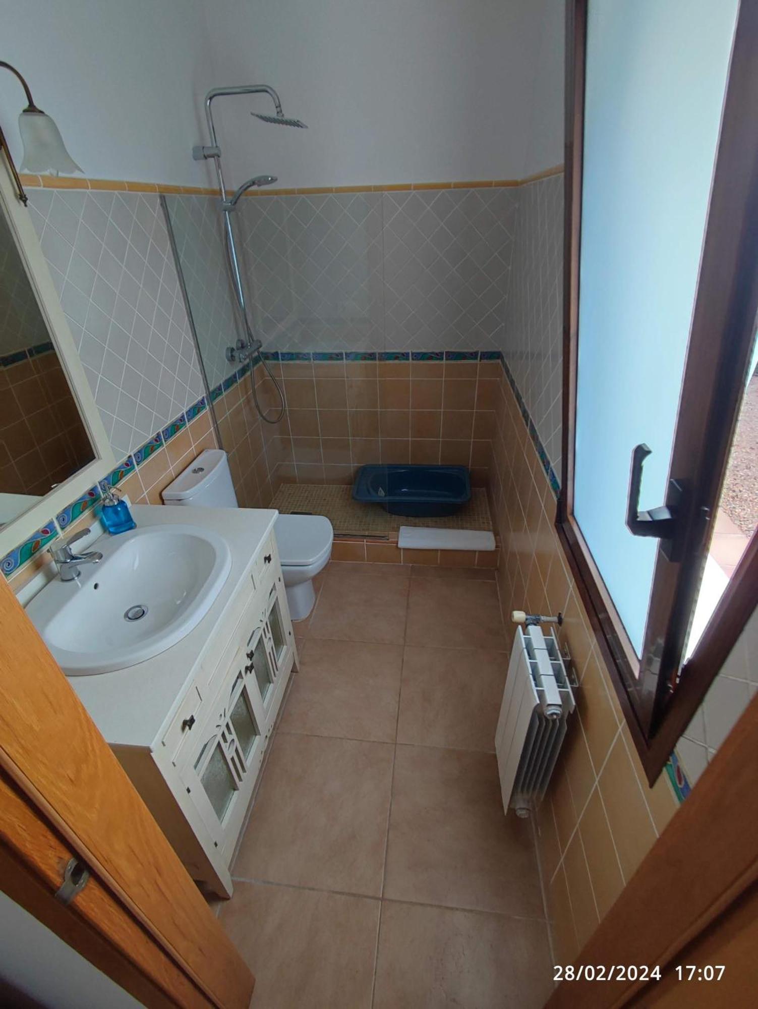 Casa Serena Con Piscina Y Jardin
