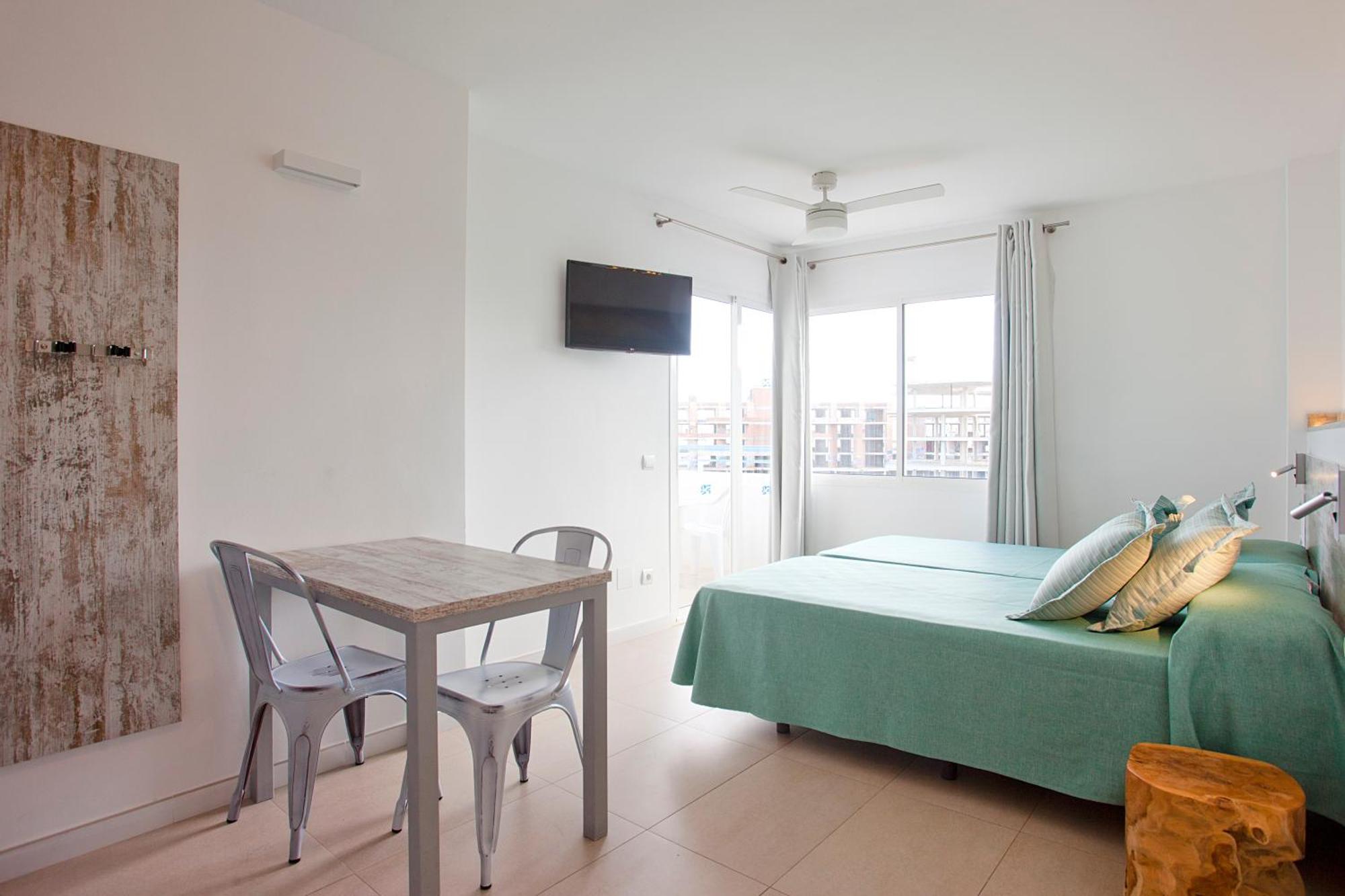 Playa Bella Apartahotel San Antonio Abad