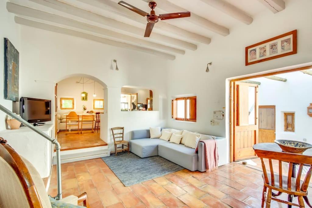 Casa Rosada - Gorgeous Family Finca Near Santa Gertrudis *