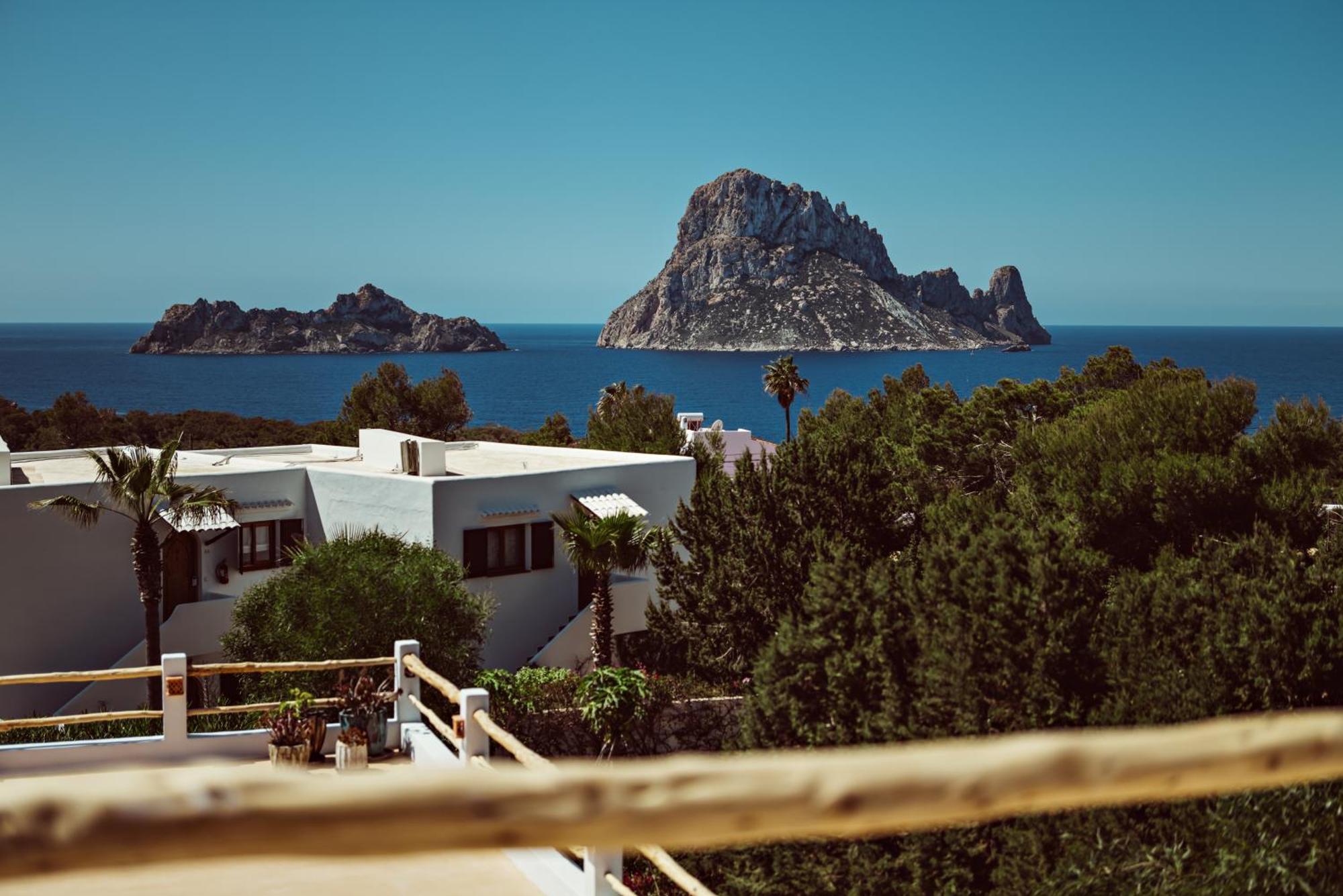 Petunia Ibiza, A Beaumier (adults Only)
