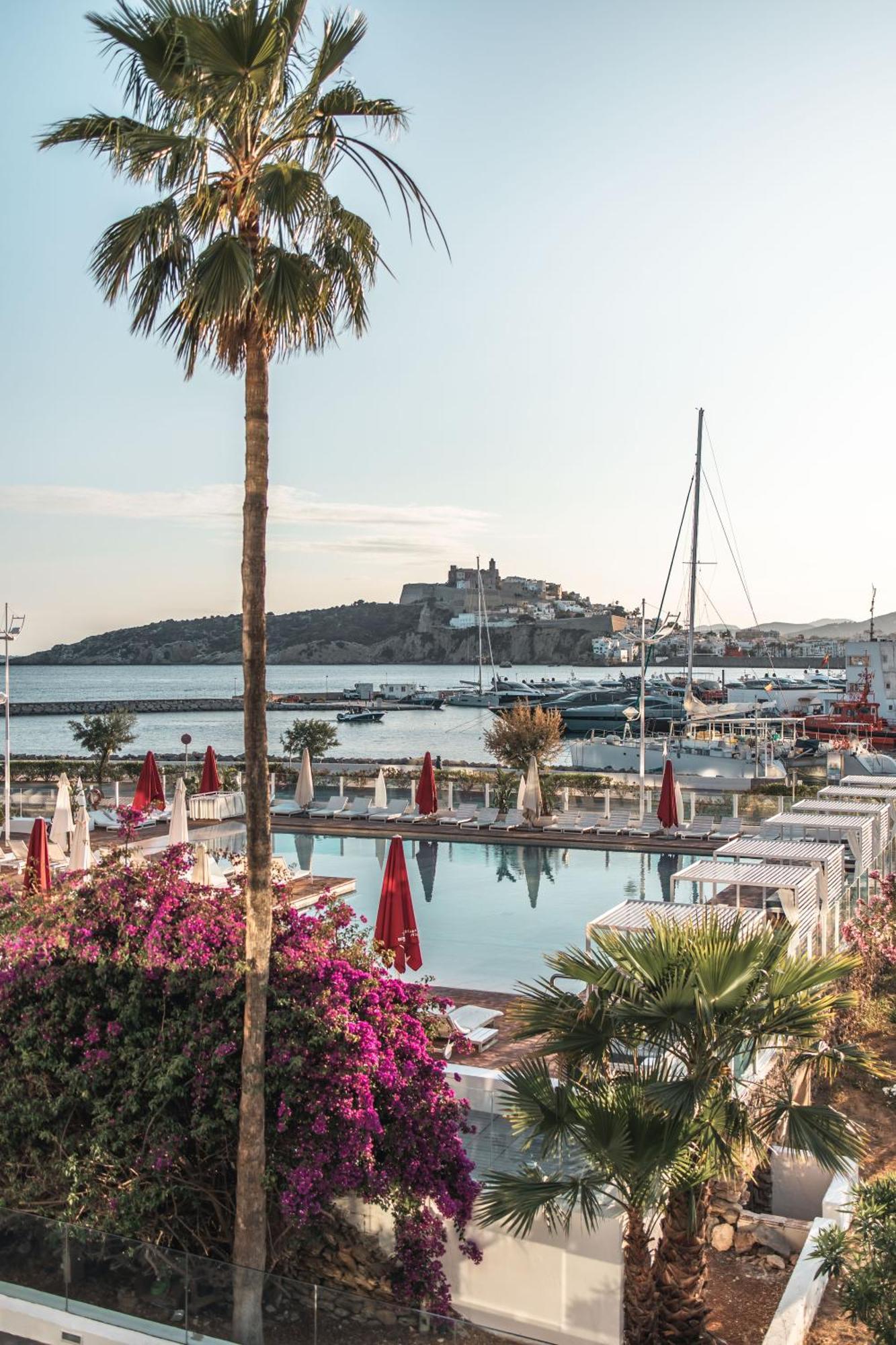 Corso & 4* Ibiza-Stadt