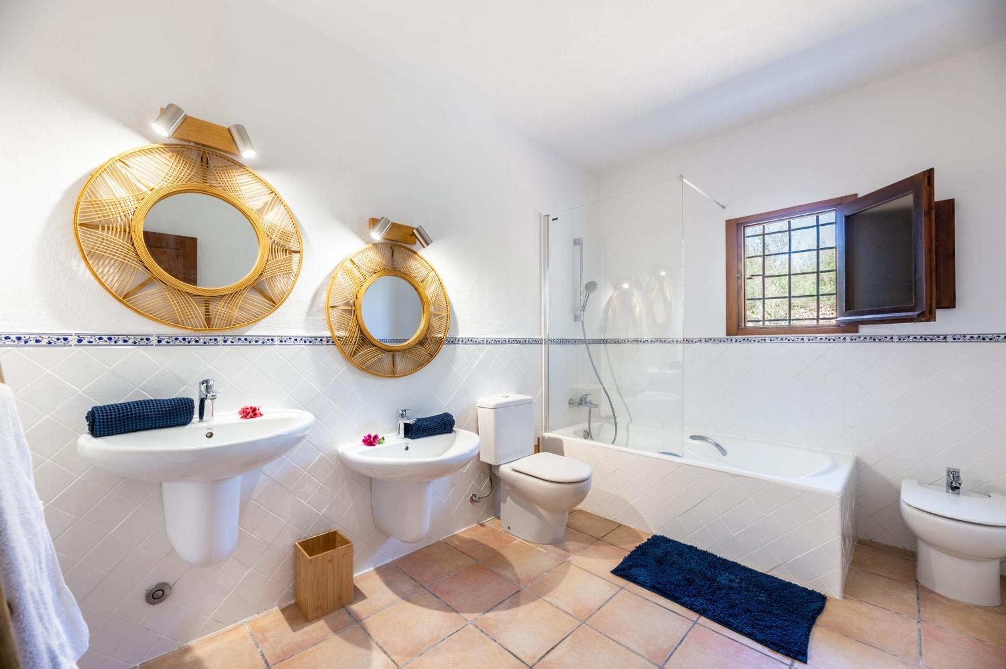 Cardona - Green&blue Ibiza Villa