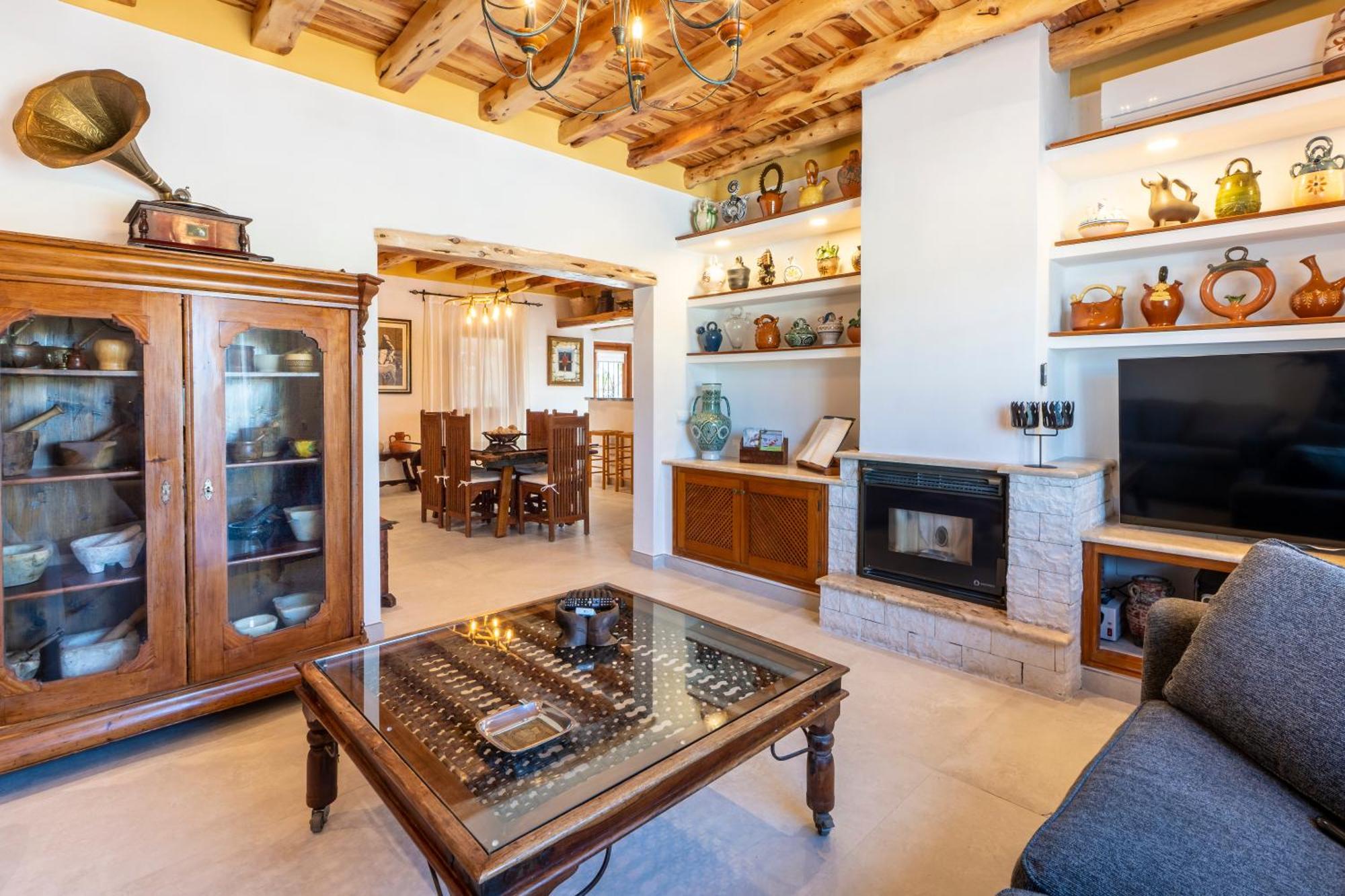 Cardona Villa