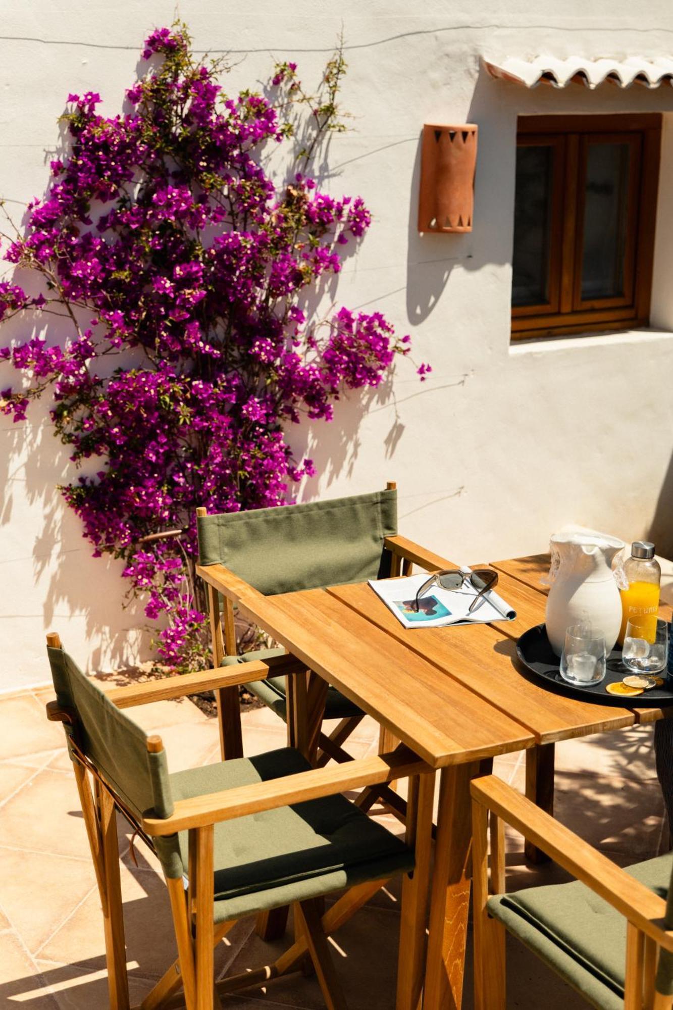 Petunia Ibiza, A Beaumier (adults Only) Cala Vadella (Ibiza)