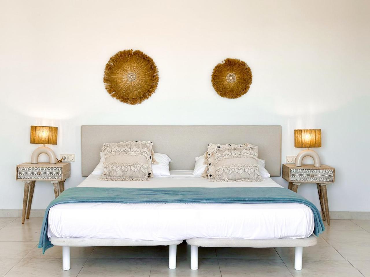 Villa In Playa Den Bossa, 5 Min Supermarketbbq Villa *