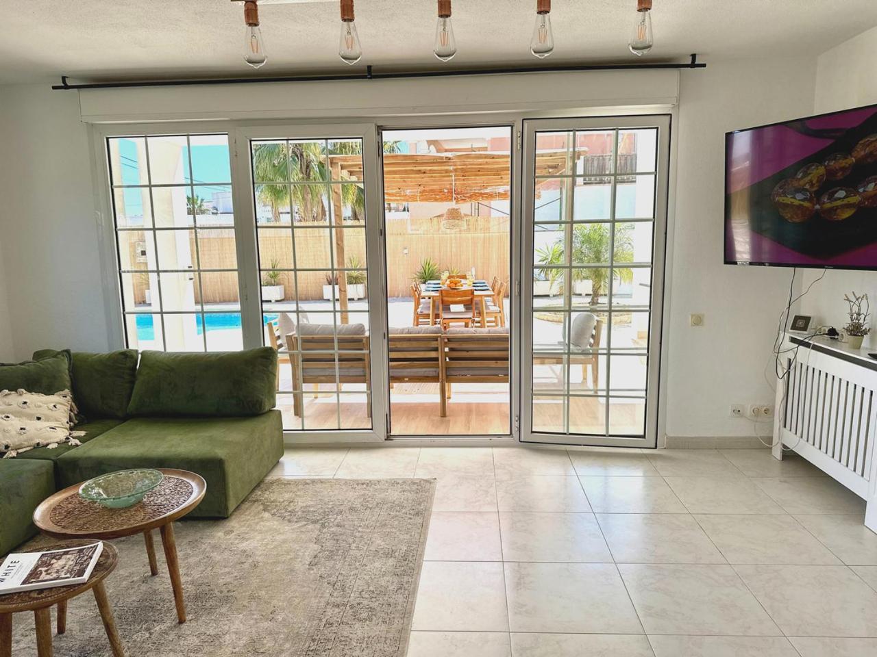 Villa In Playa Den Bossa, 5 Min Supermarketbbq Villa *