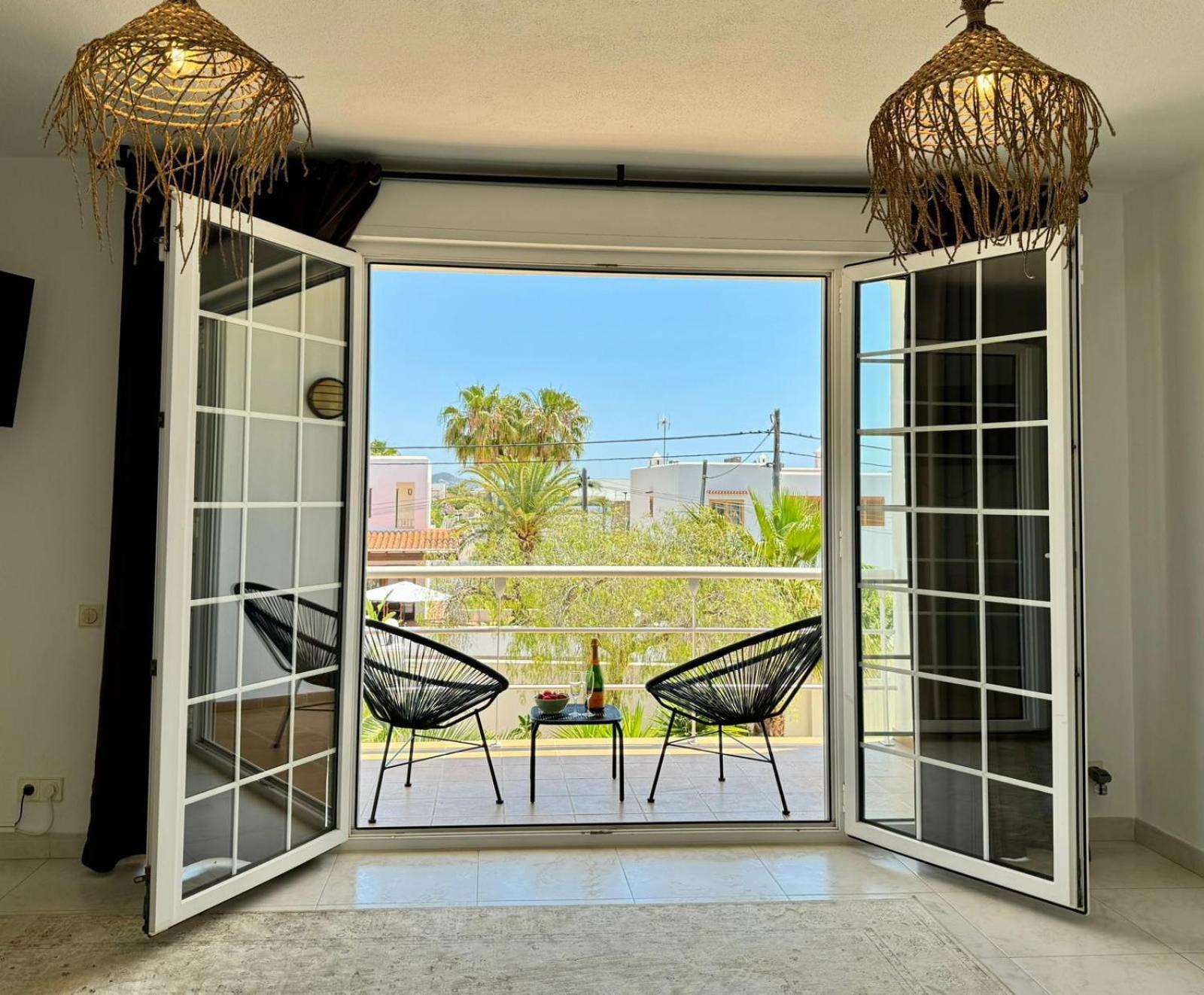 Villa In Playa Den Bossa, 5 Min Supermarketbbq Villa