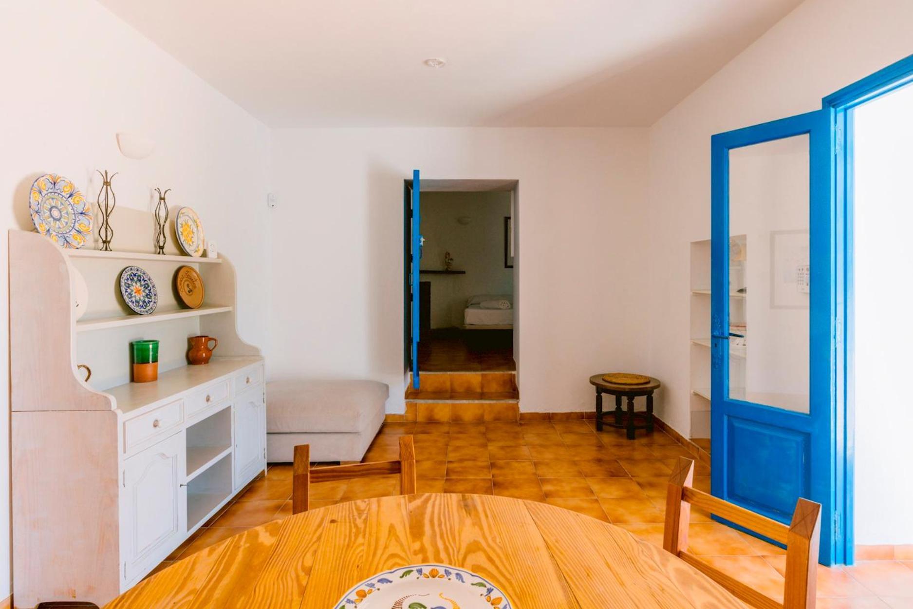 Alexa Charming Is Just A 10 Min Drive To Either Playa Den Bossa Or San Antonio * Sant Josep de sa Talaia