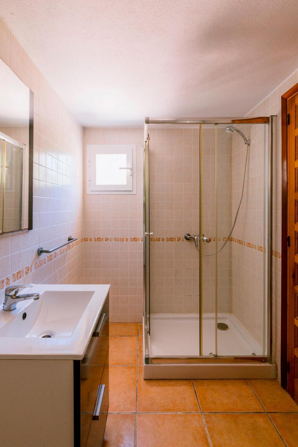 Alexa Charming Is Just A 10 Min Drive To Either Playa Den Bossa Or San Antonio Villa *