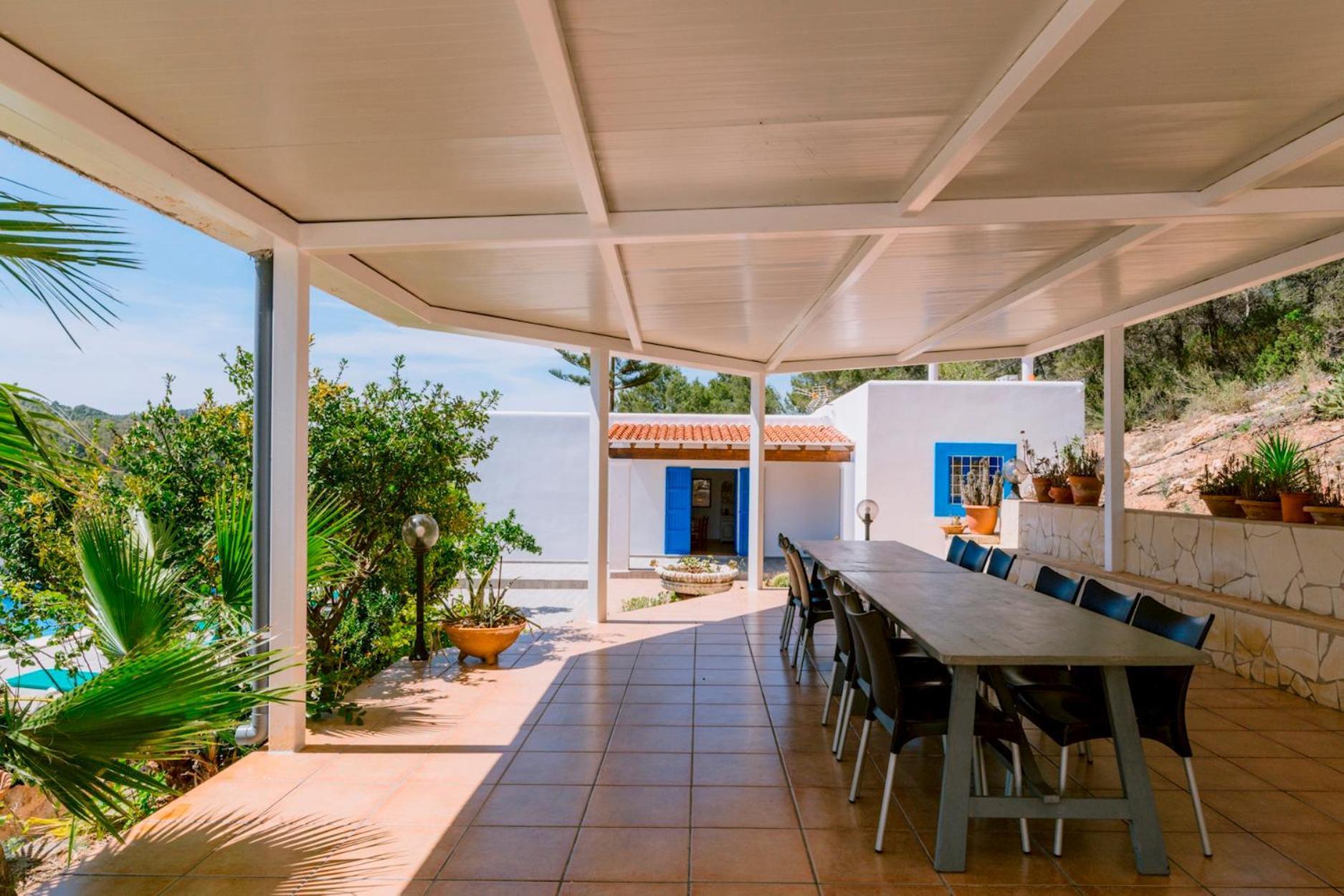 Alexa Charming Is Just A 10 Min Drive To Either Playa Den Bossa Or San Antonio *