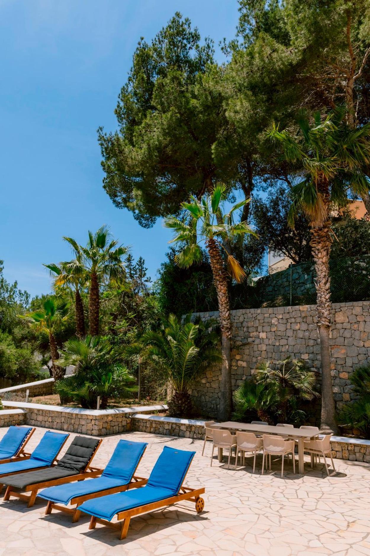 Bellavista Has Stunning Views And A Private Infinity Pool Villa