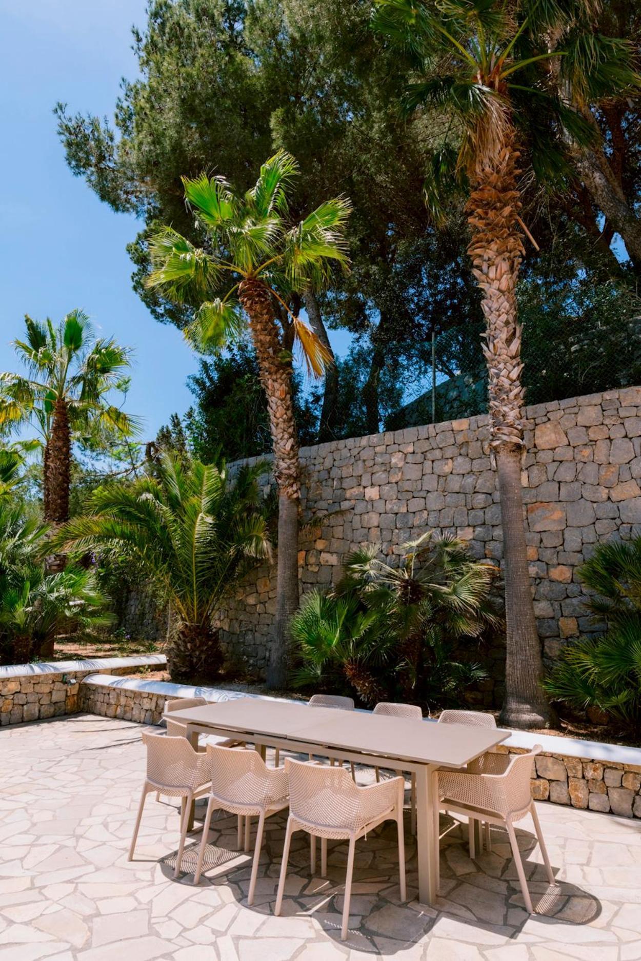 Bellavista Has Stunning Views And A Private Infinity Pool *