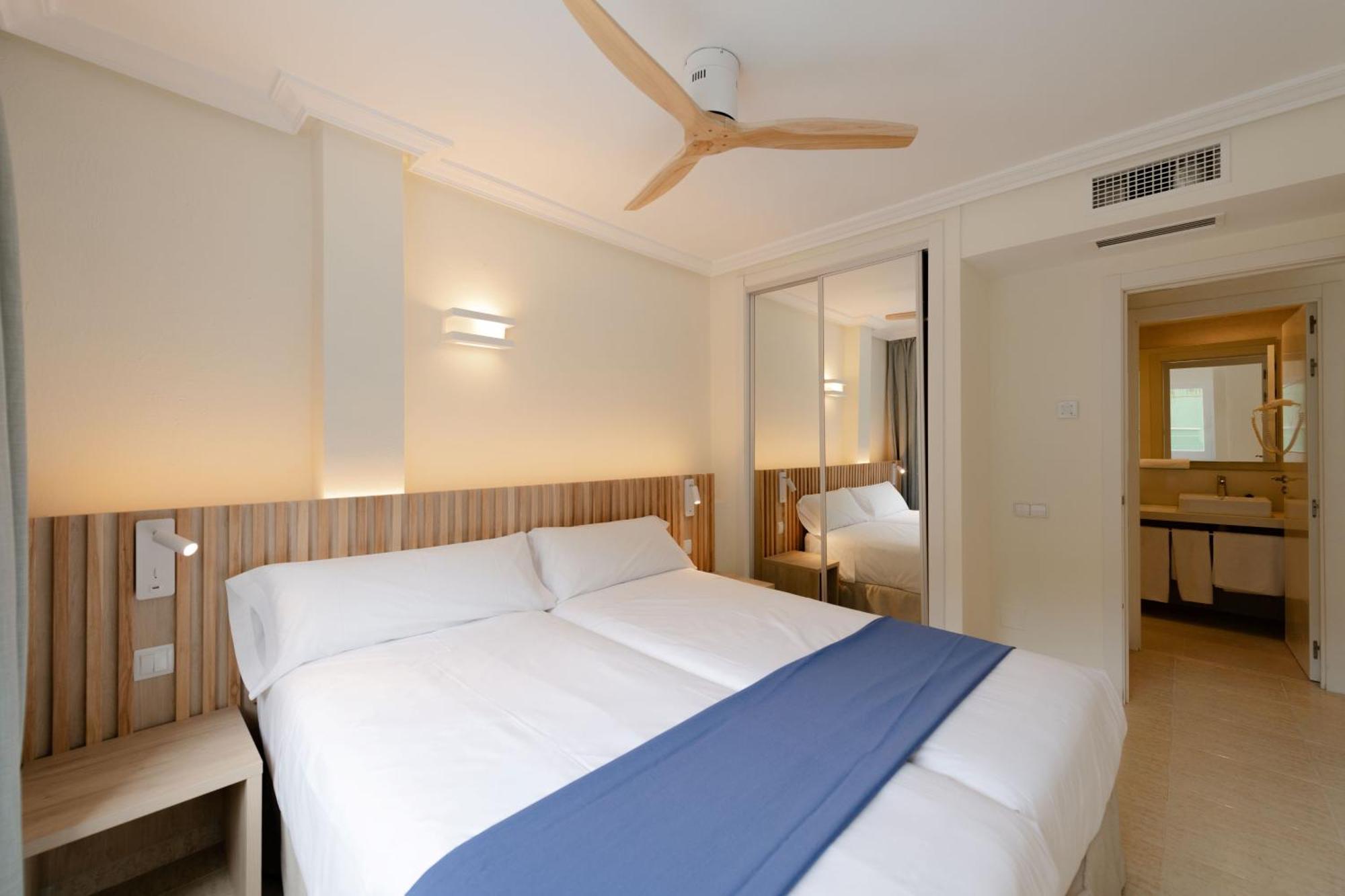 Aparthotel El Pinar Cala Llonga (Ibiza)