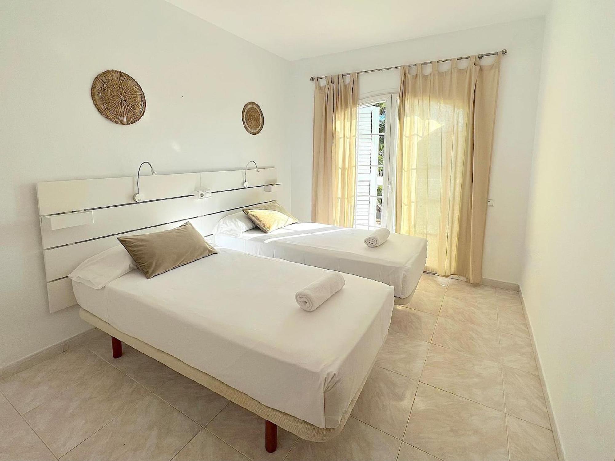 Oasis Ibiza Sant Jordi de ses Salines