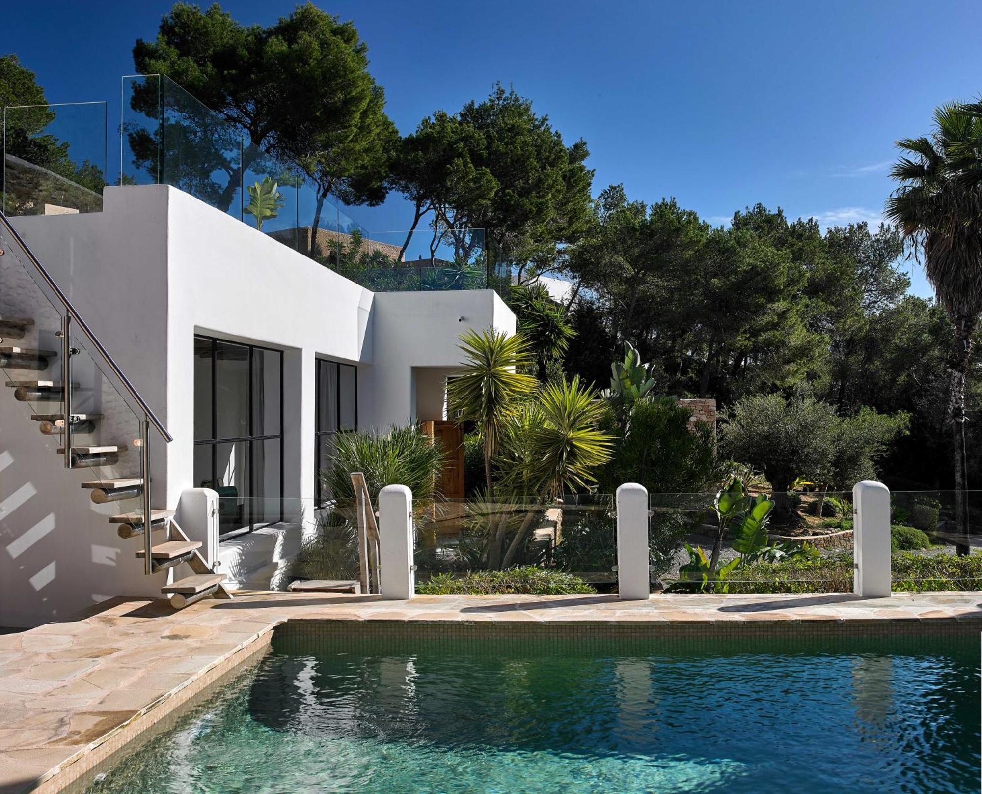Stylish 5 Bedroom Luxury With Pool And Sauna *