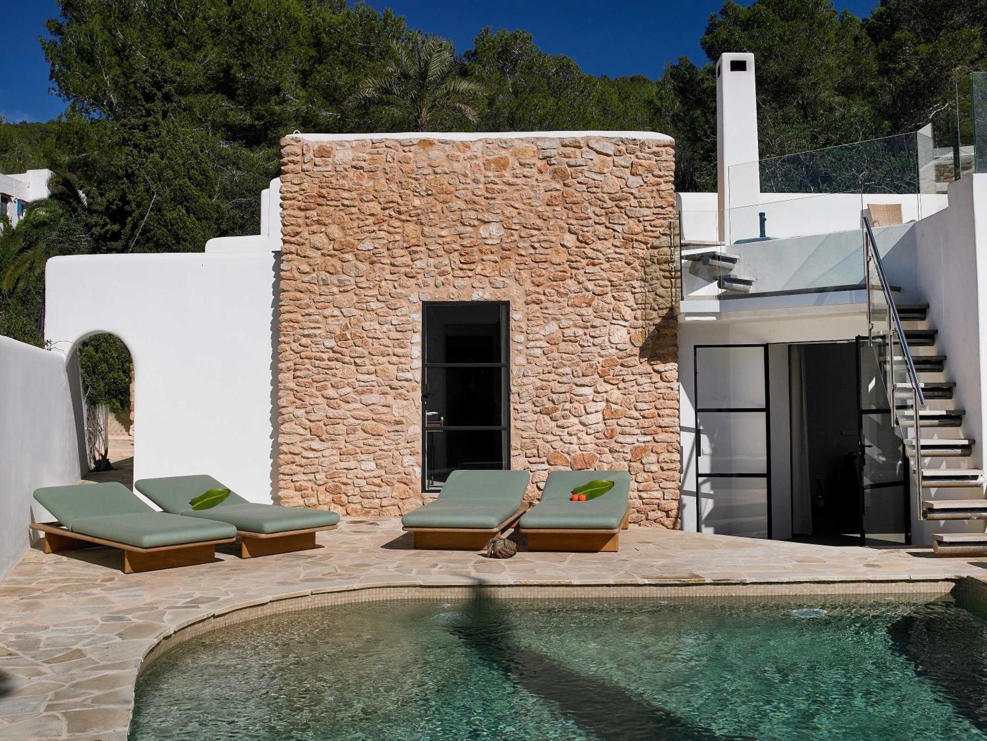 Stylish 5 Bedroom Luxury With Pool And Sauna Villa *