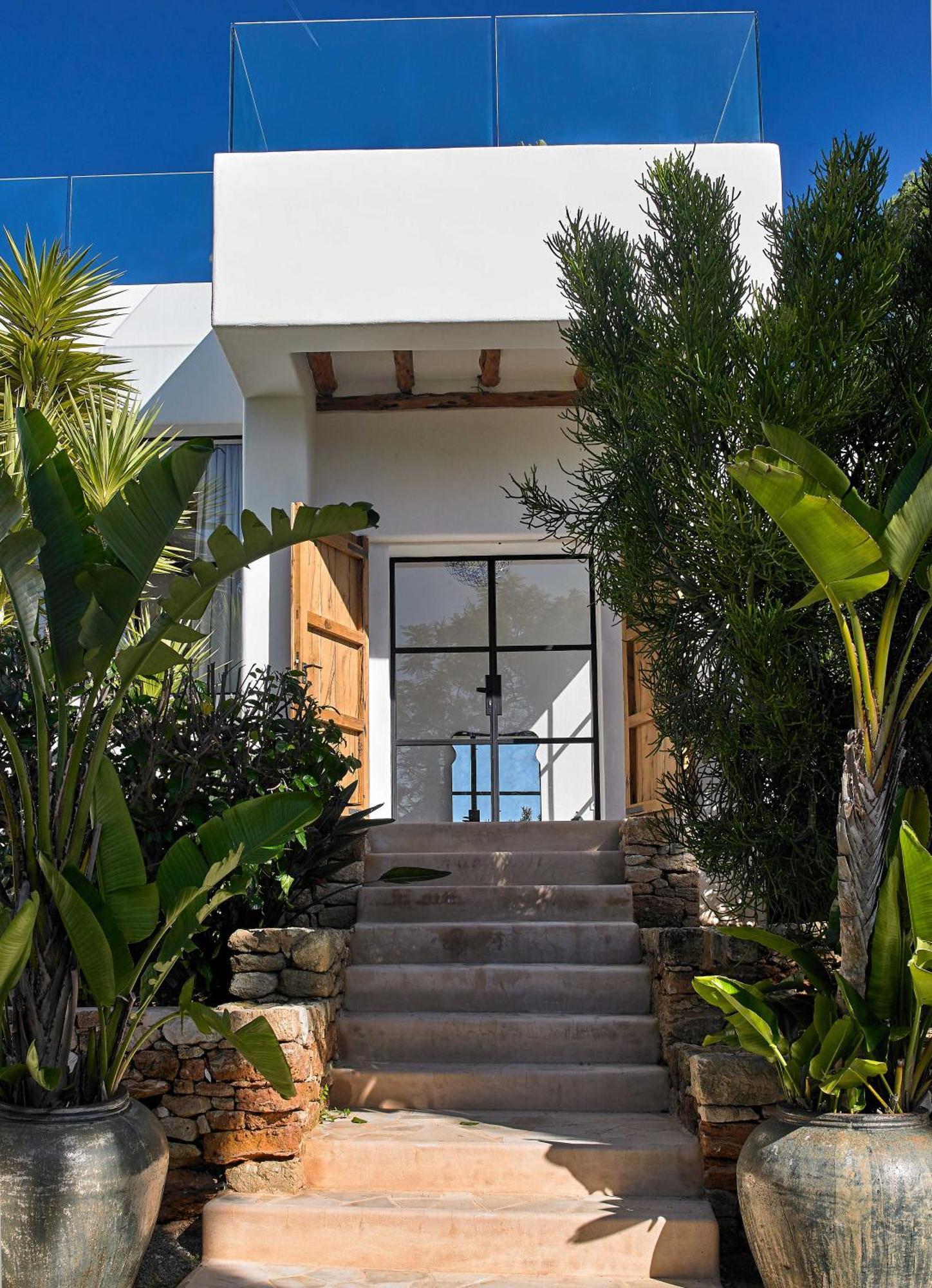 Stylish 5 Bedroom Luxury With Pool And Sauna Santa Eularia des Riu