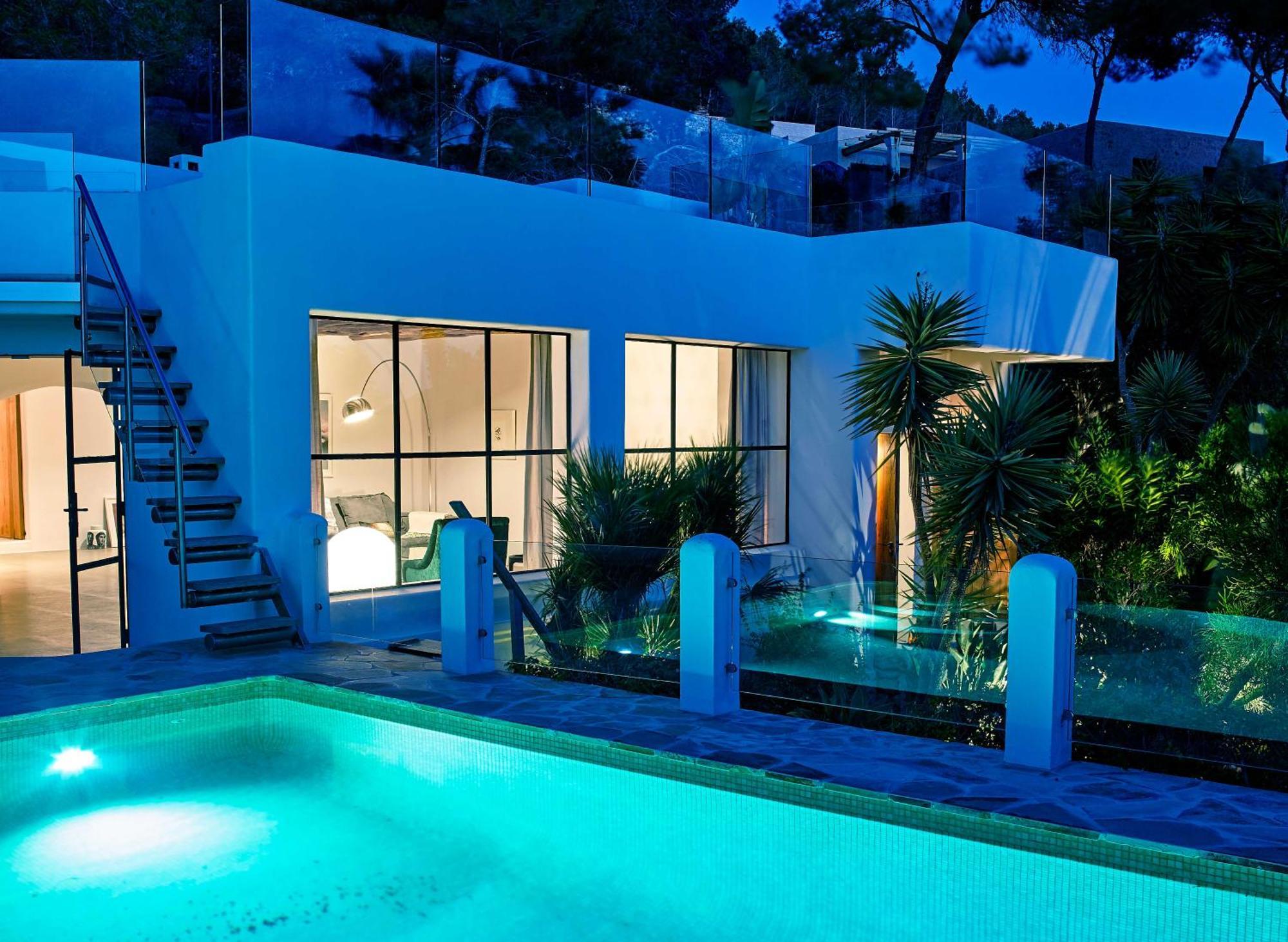 Stylish 5 Bedroom Luxury With Pool And Sauna Santa Eularia des Riu