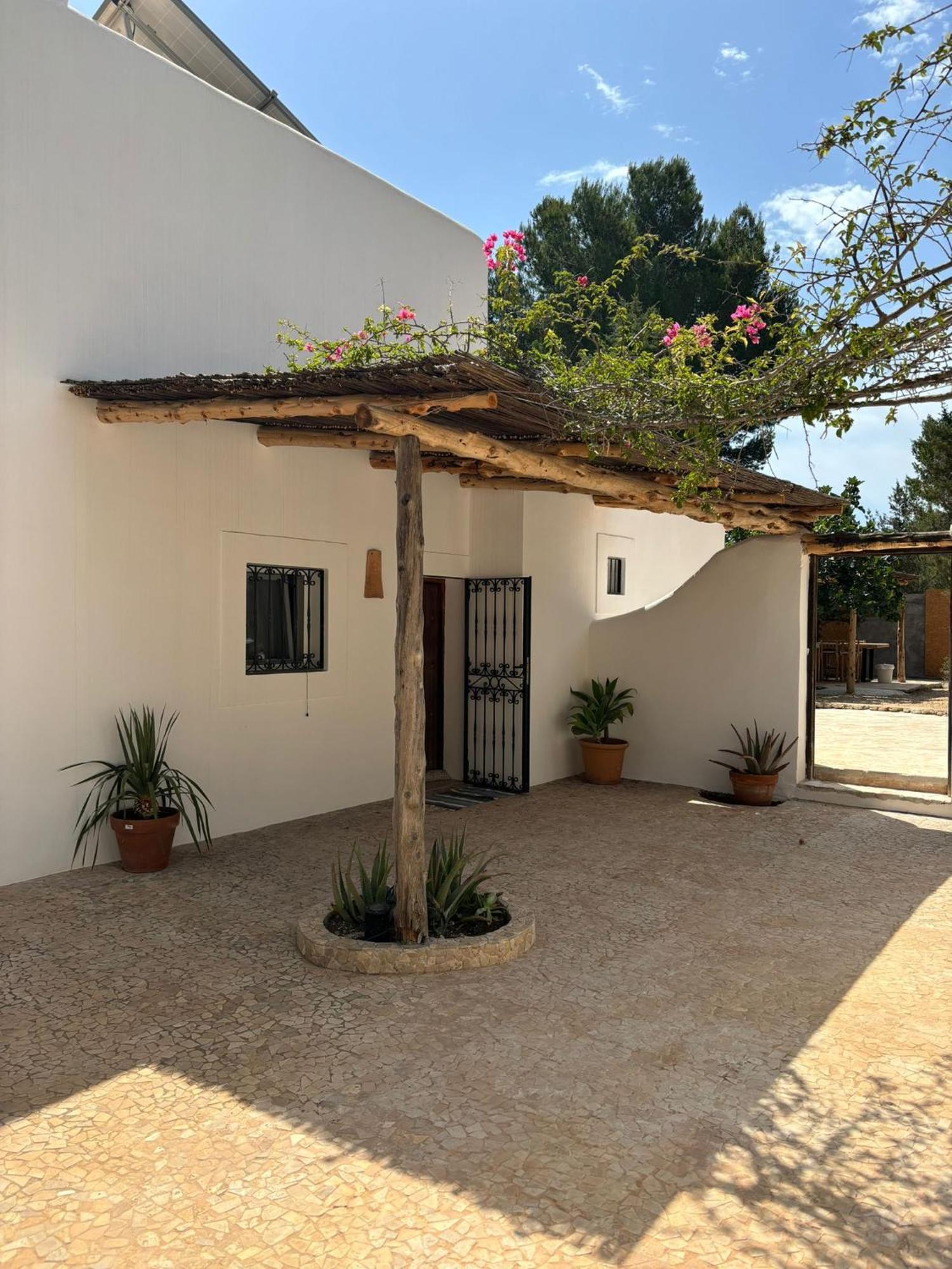 Lilita House *