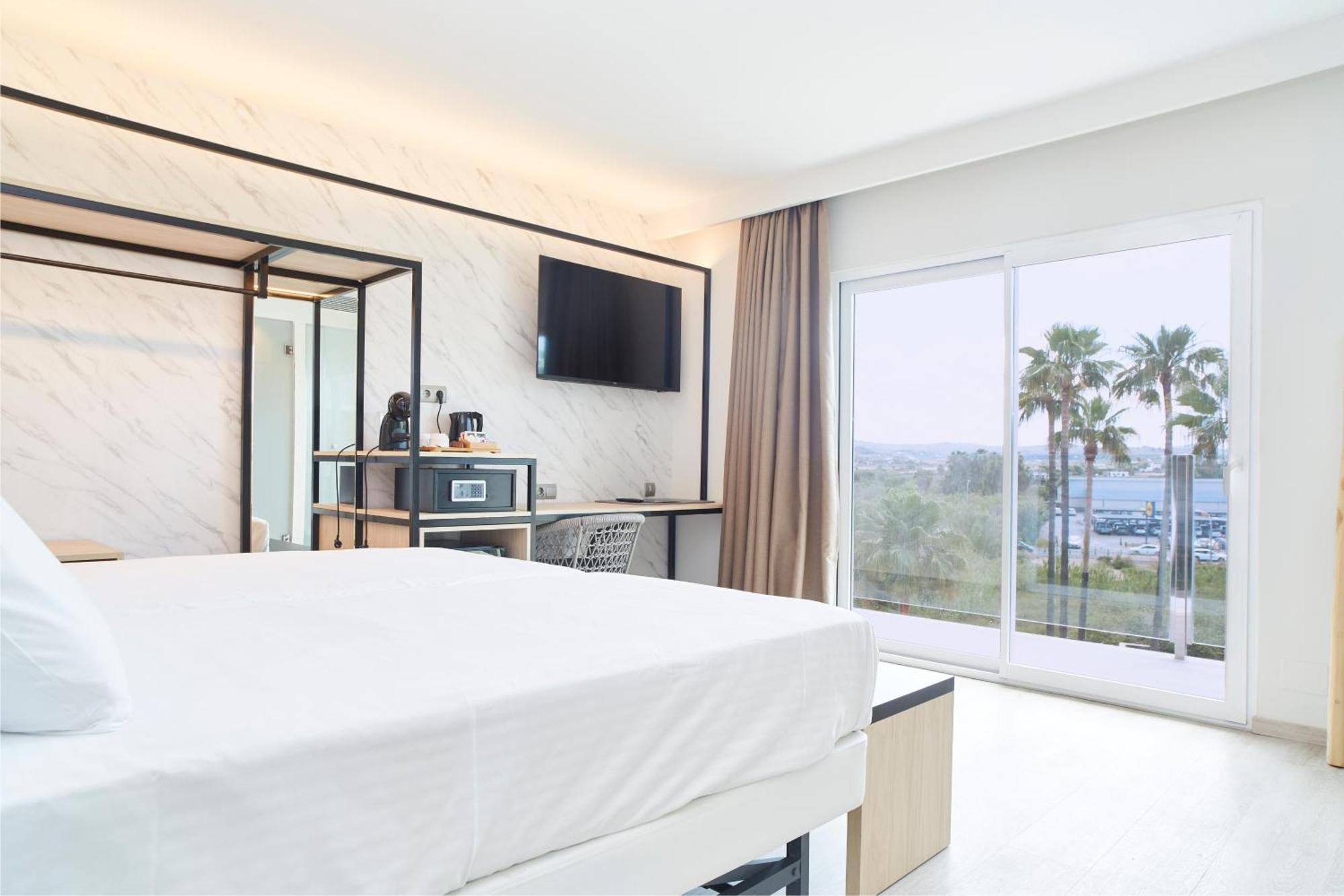 Hotel Invisa Es Pla - Adults Only