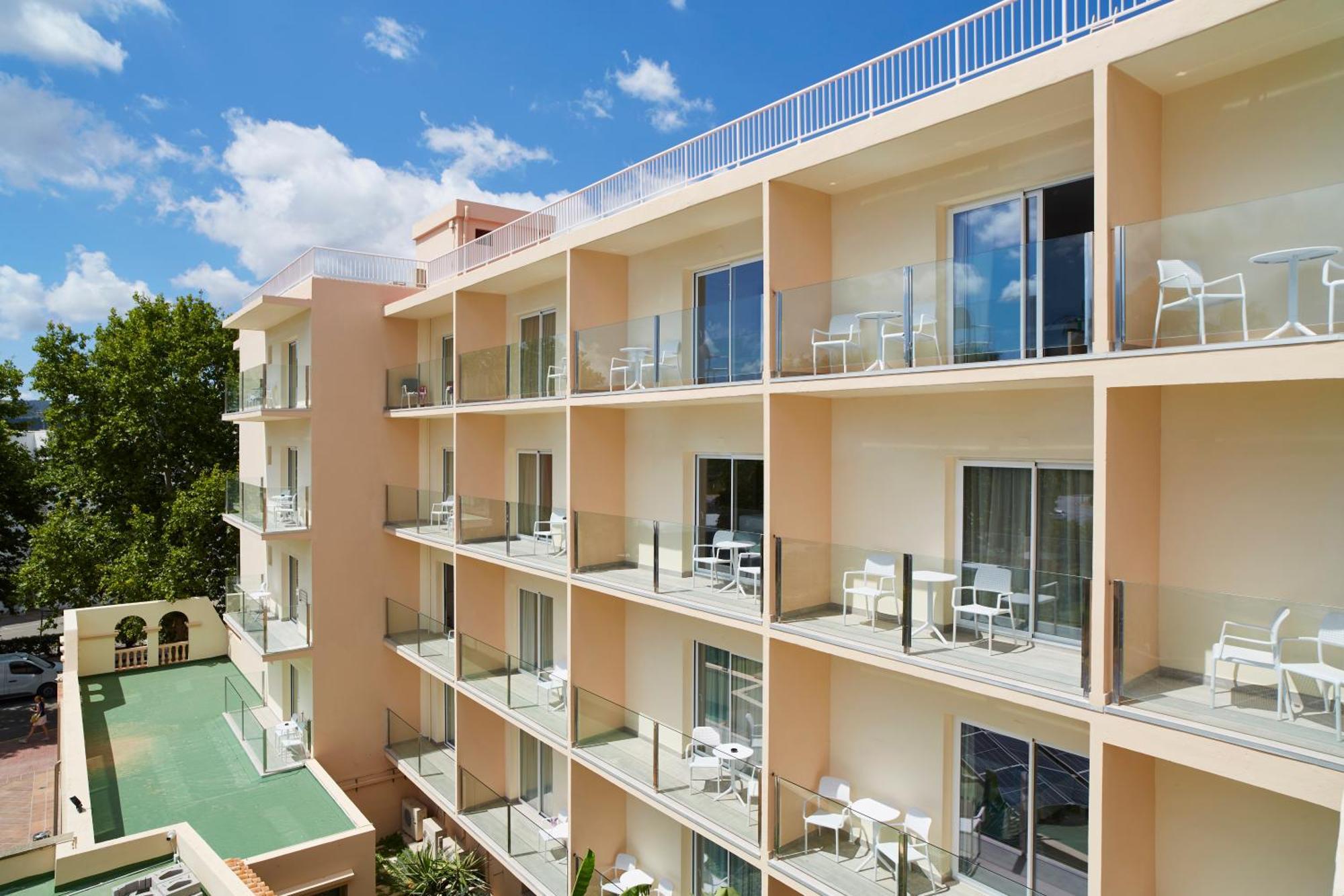 Invisa Es Pla - Adults Only 4*