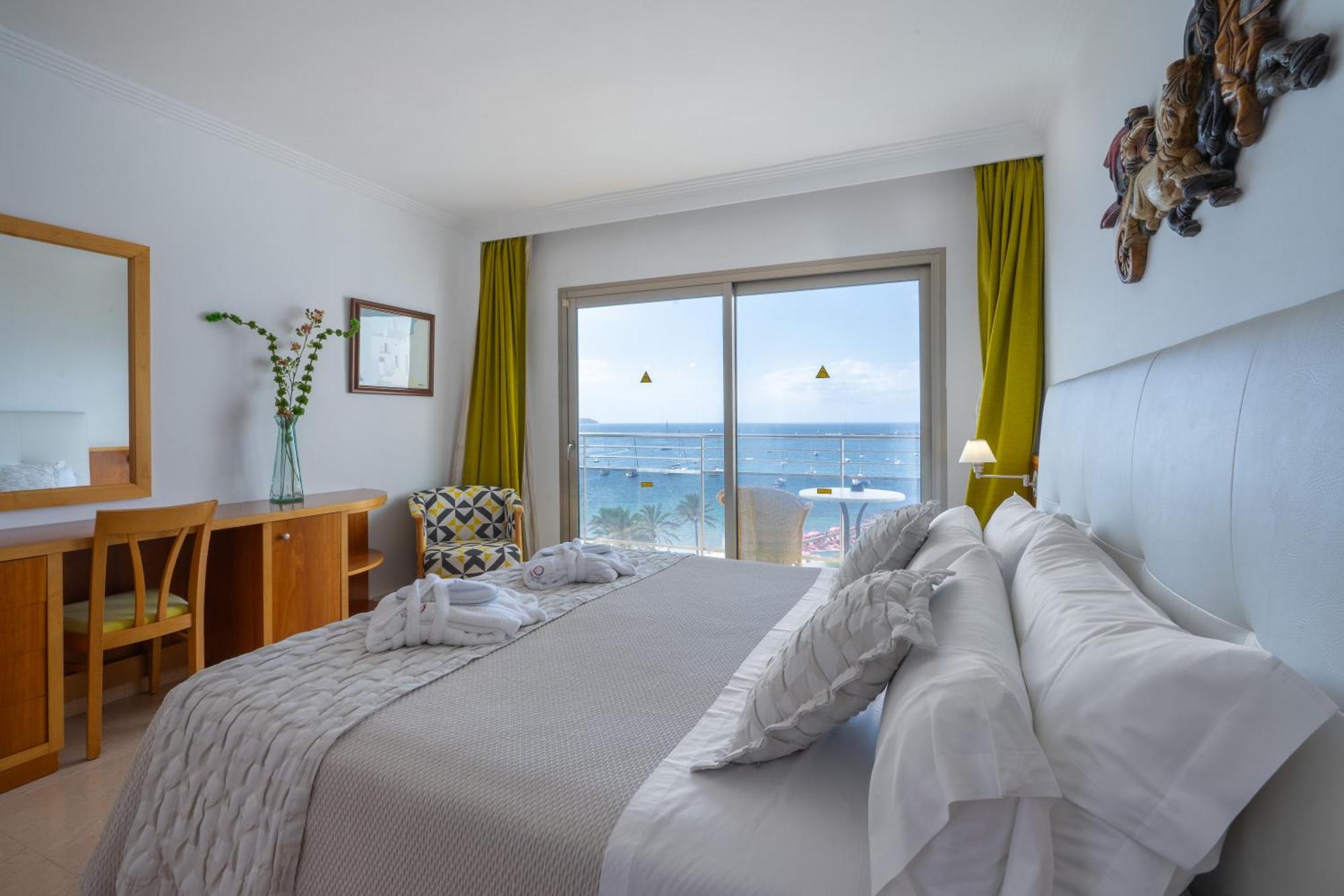 Bellamar & Hotel San Antonio (Ibiza)