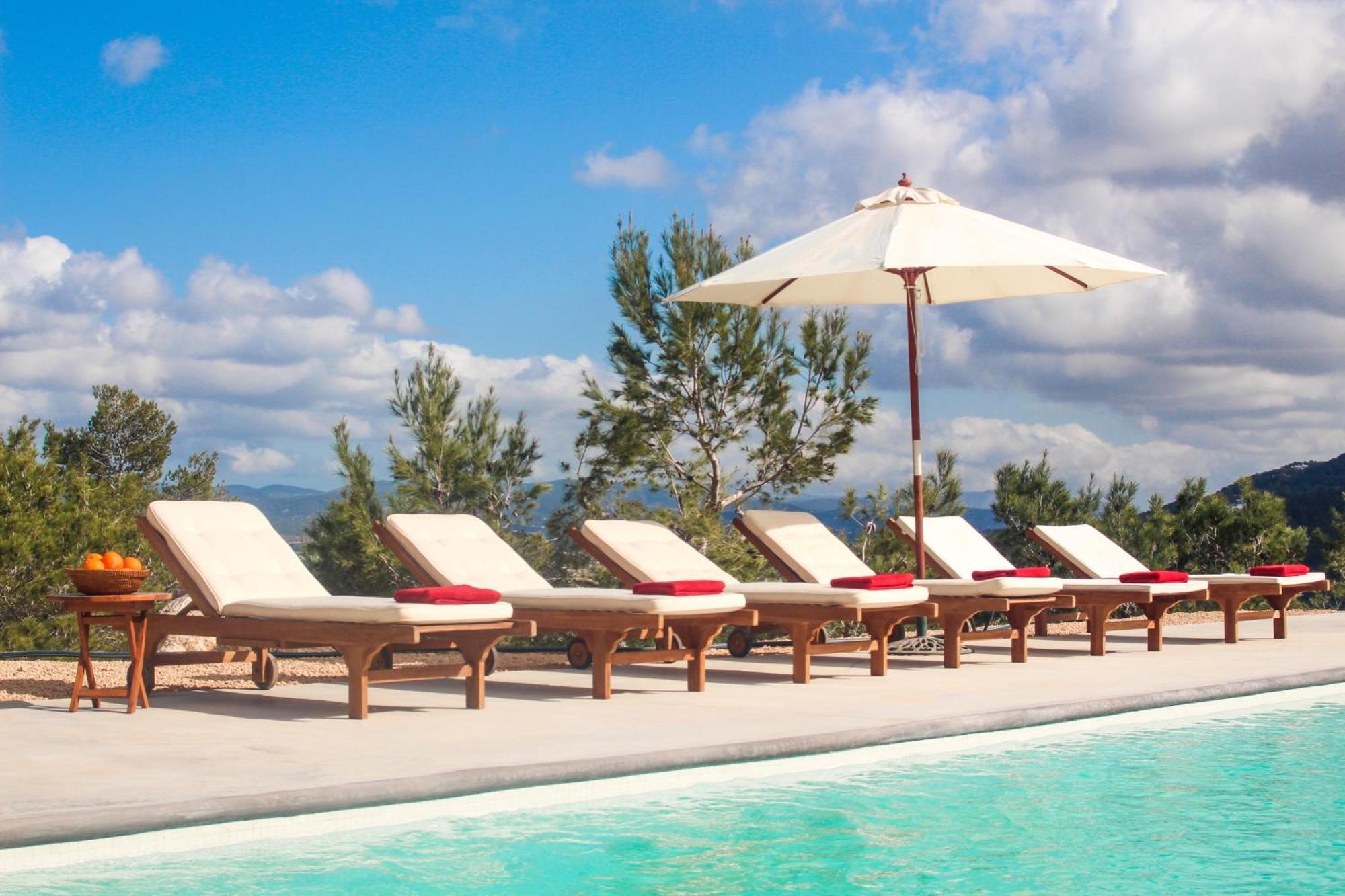 - Sleeps 14 - Pool - Garden - Sea View Villa