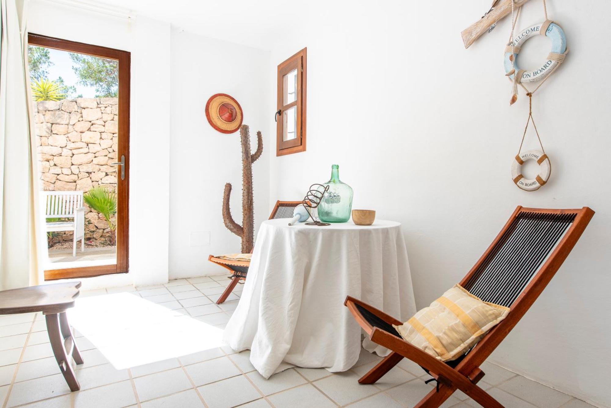 - Sleeps 14 - Pool - Garden - Sea View Villa Sant Josep de sa Talaia